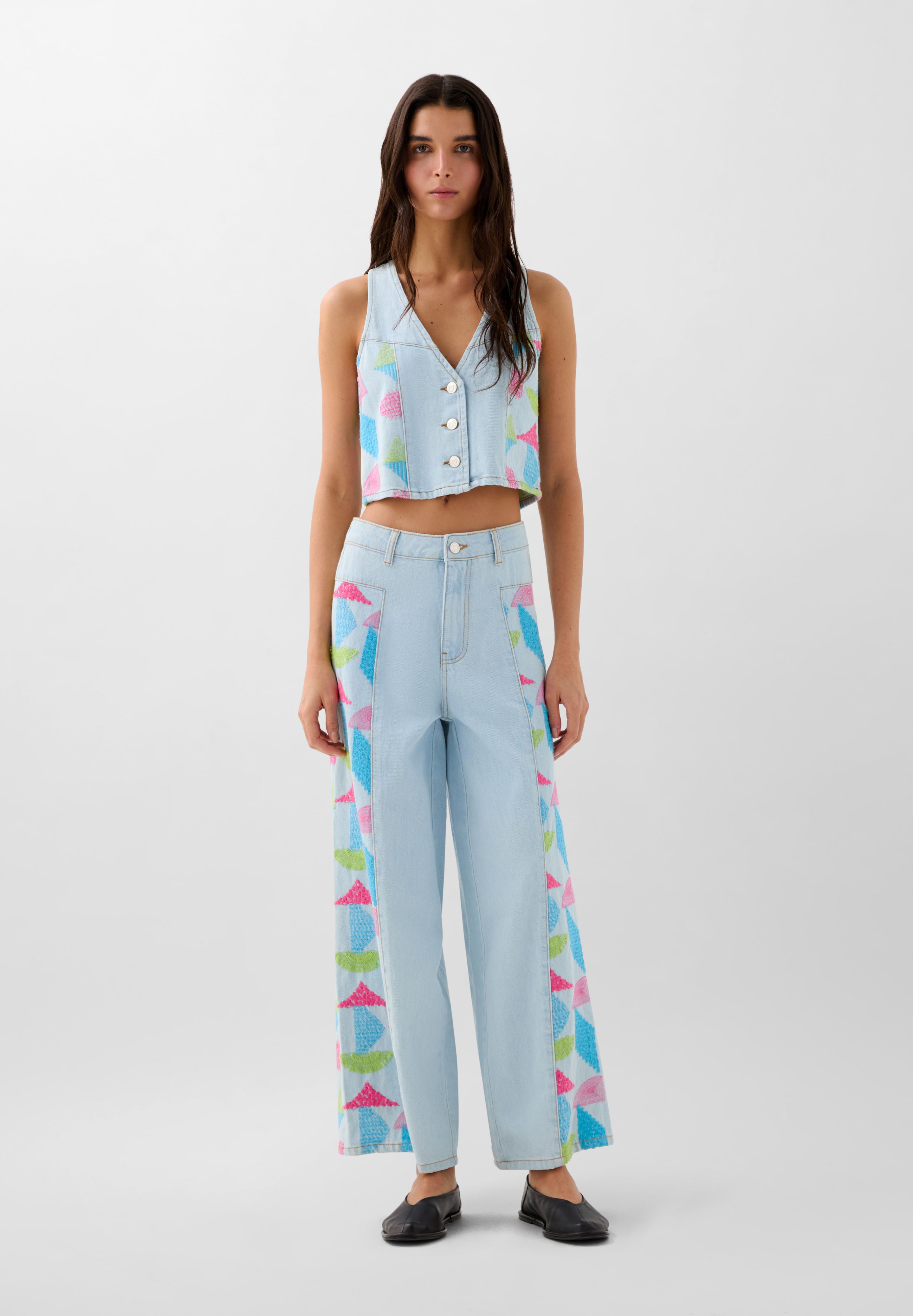 020525_des_newin_w_10