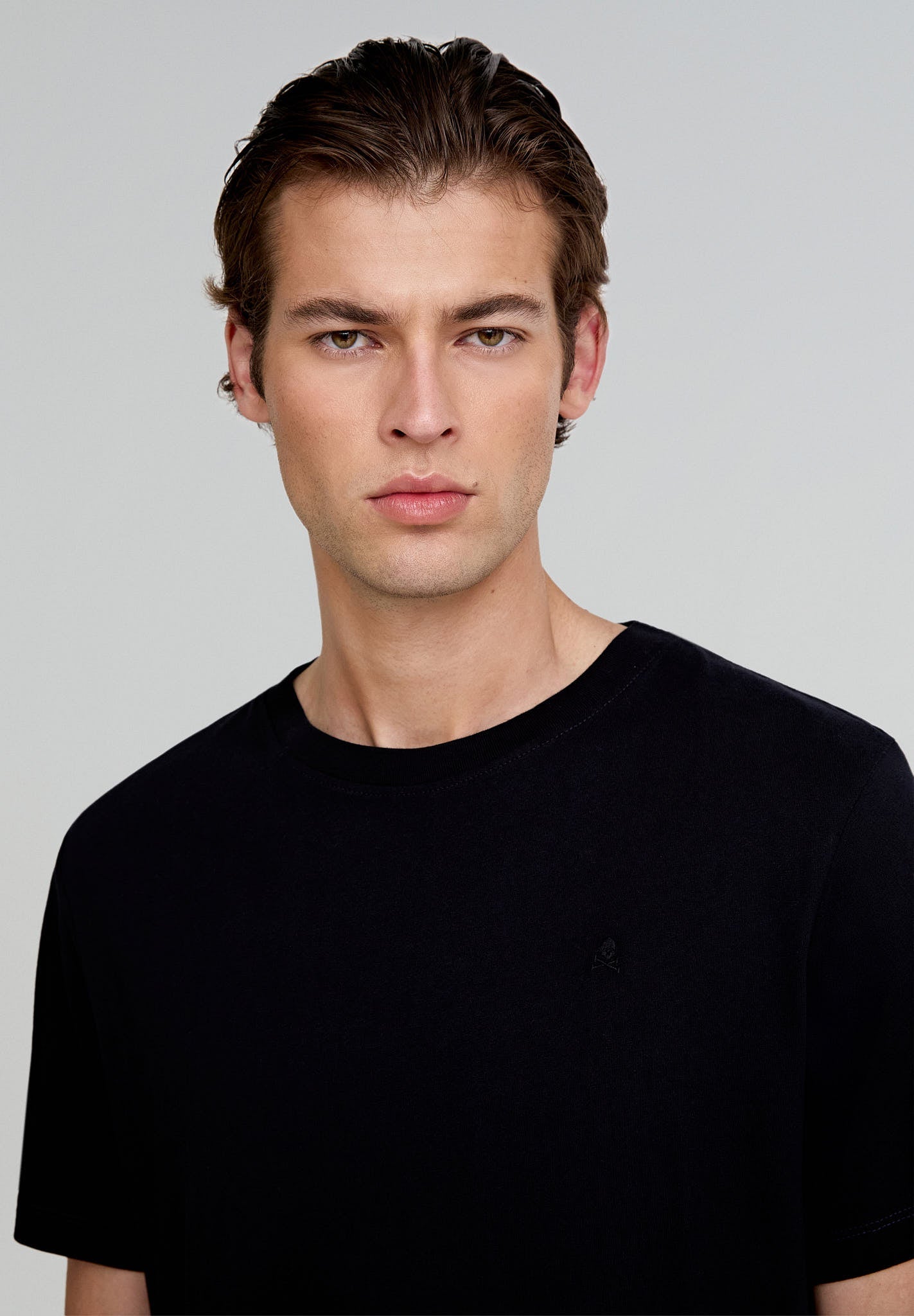 BASIC-SHIRT MIT TOTENKOPF
