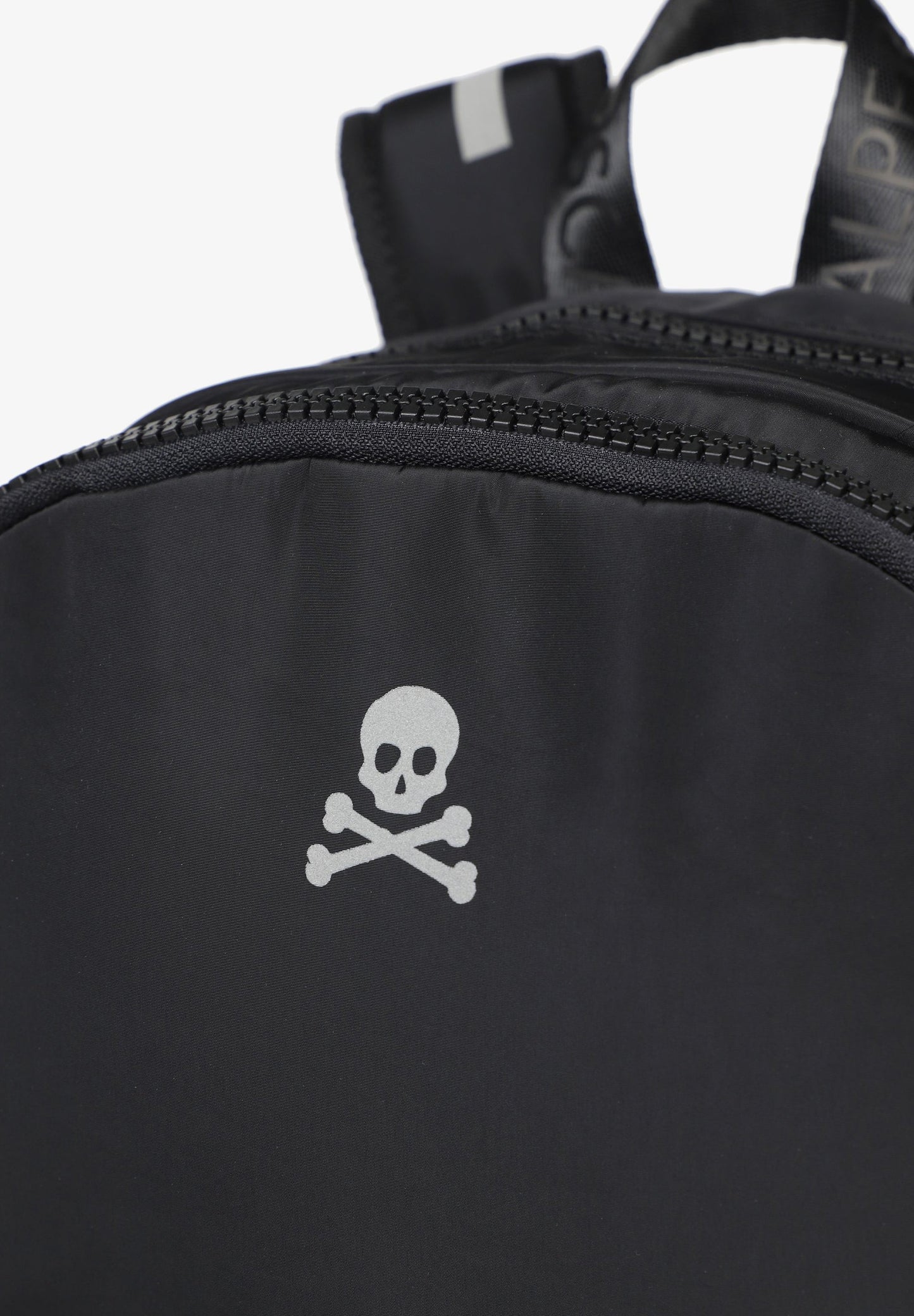 BASIC-RUCKSACK MIT TOTENKOPF