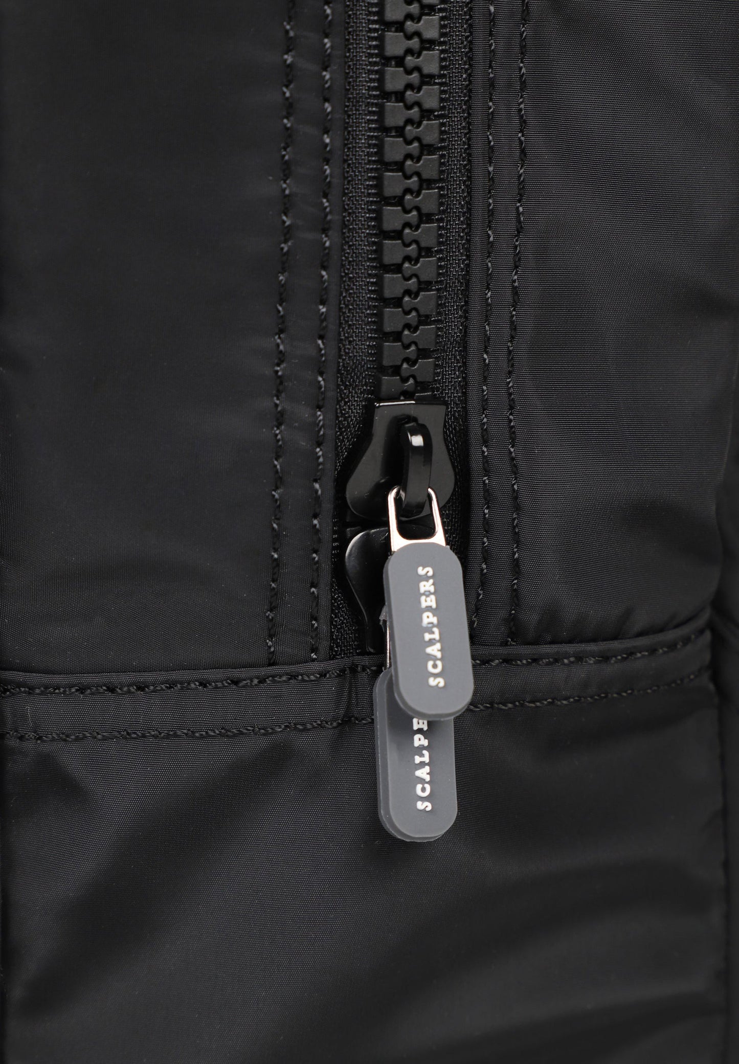 BASIC-RUCKSACK MIT TOTENKOPF