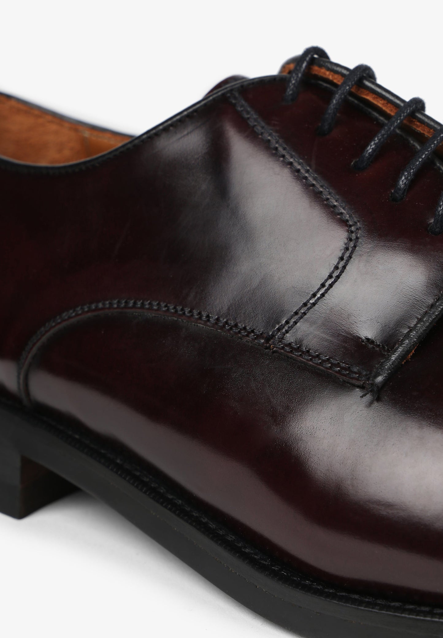 SCHNÜRSCHUHE AUS LEDER