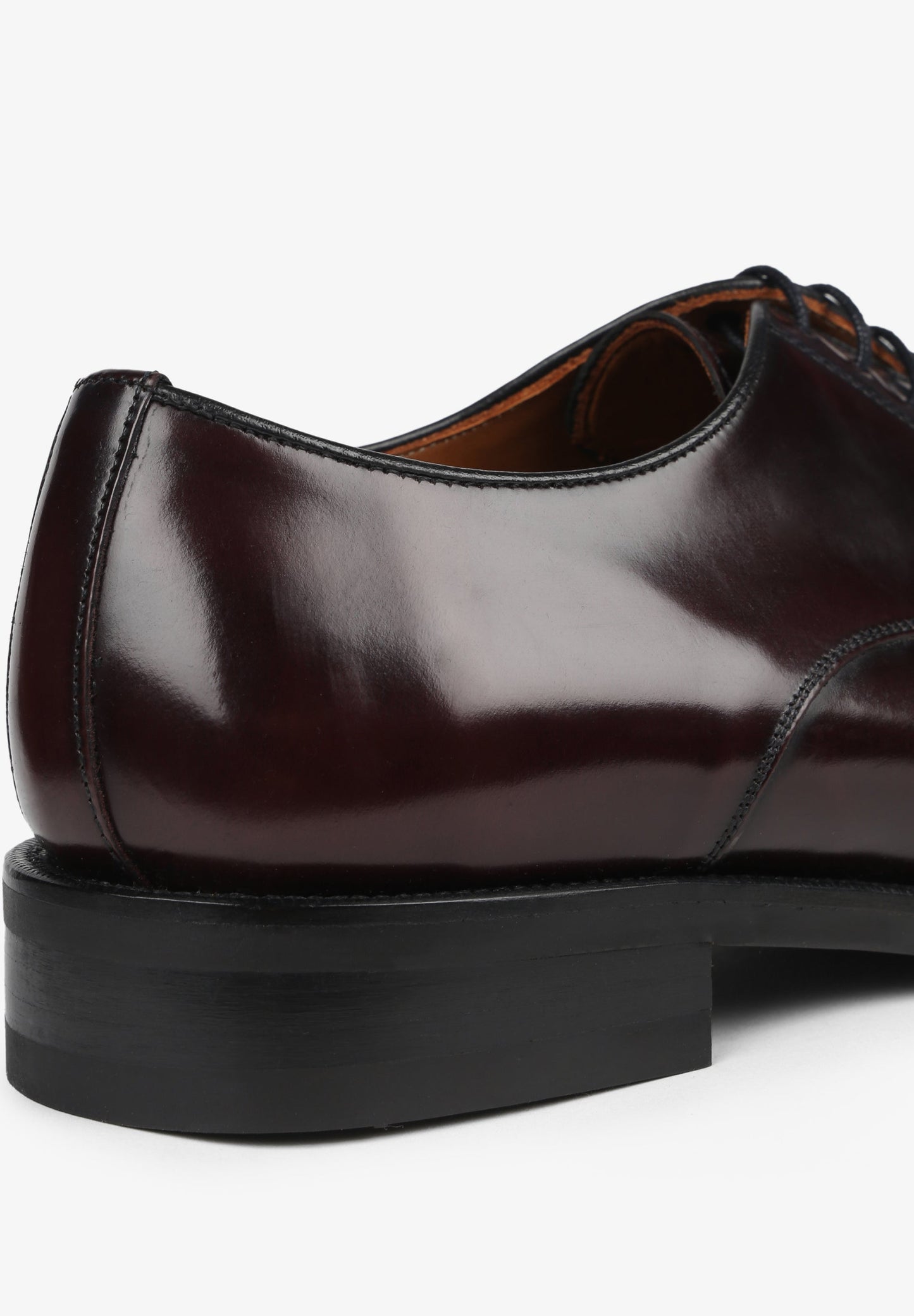 SCHNÜRSCHUHE AUS LEDER