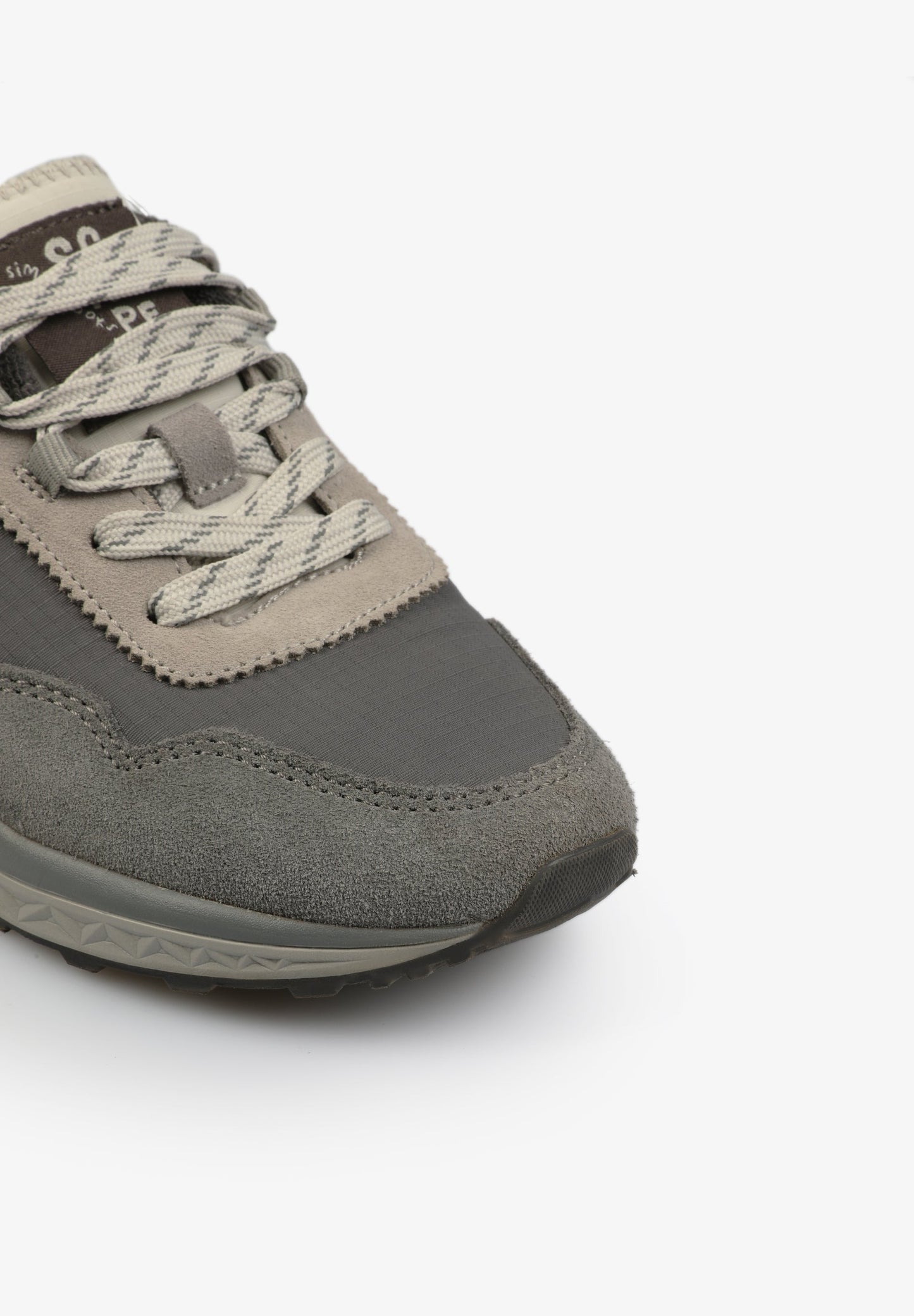 SNEAKER MIT SEITLICHEM TOTENKOPF