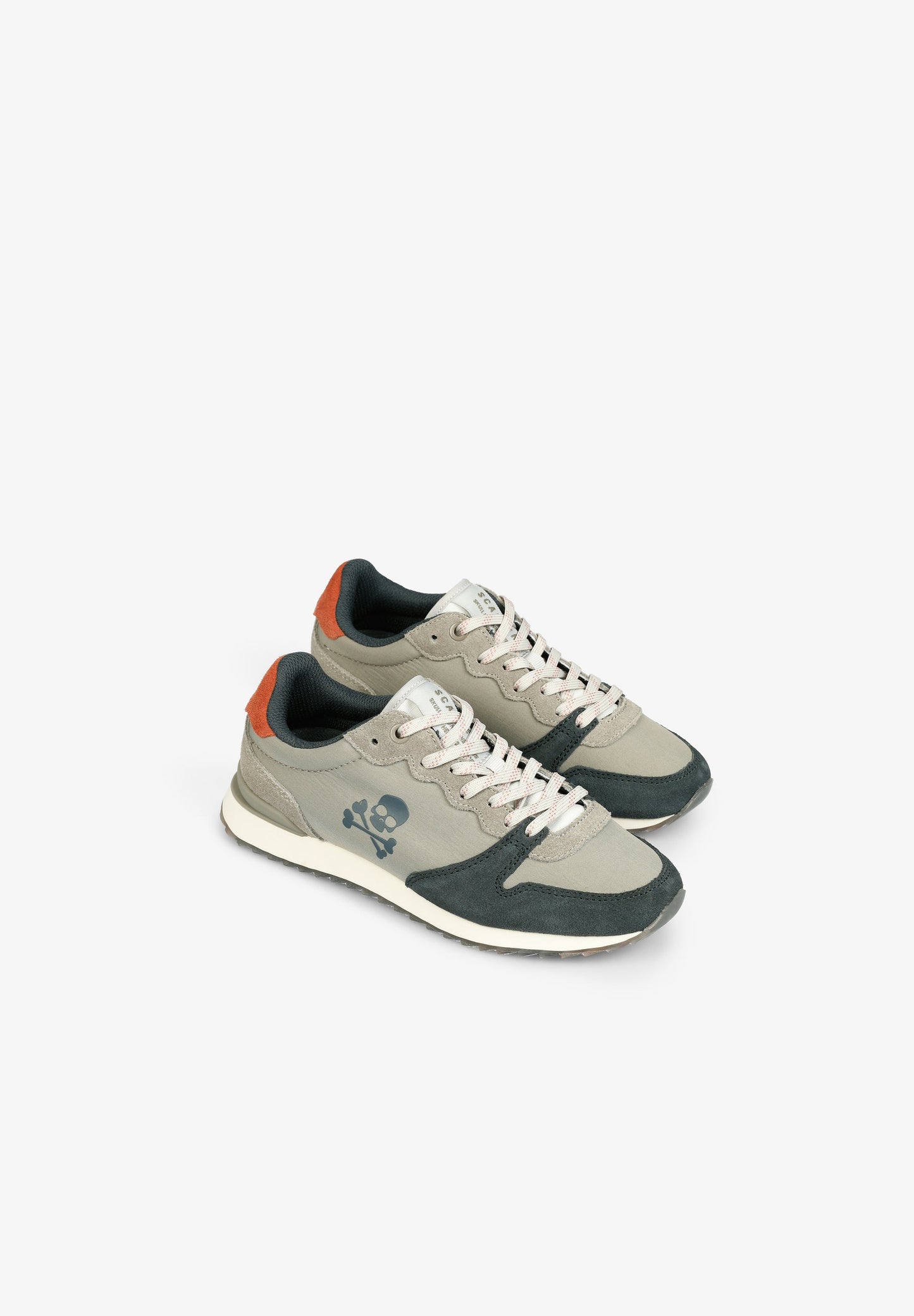 DREIFARBIGE SNEAKER MIT TOTENKOPF