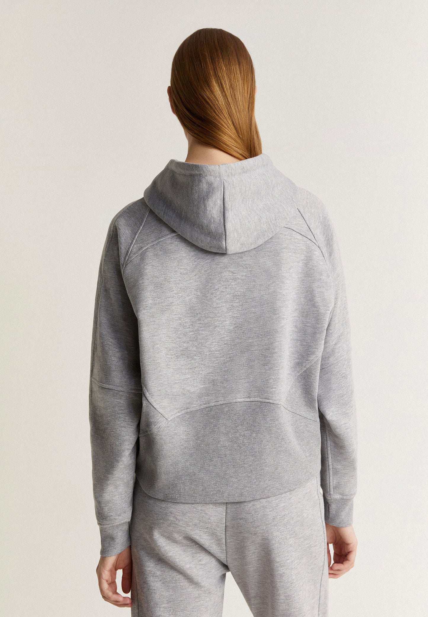 HOODY MIT KAPUZE UND KORDELN