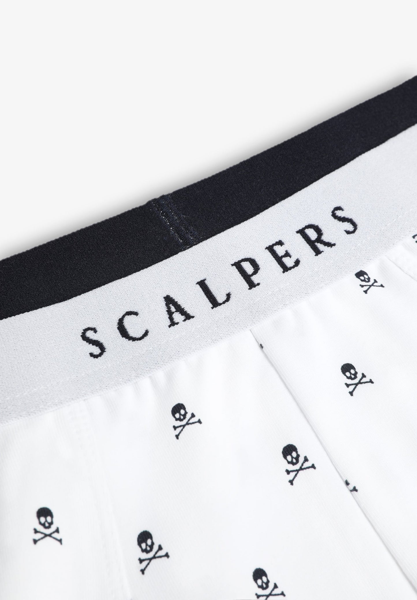 BOXERSHORTS MIT TOTENKÖPFEN
