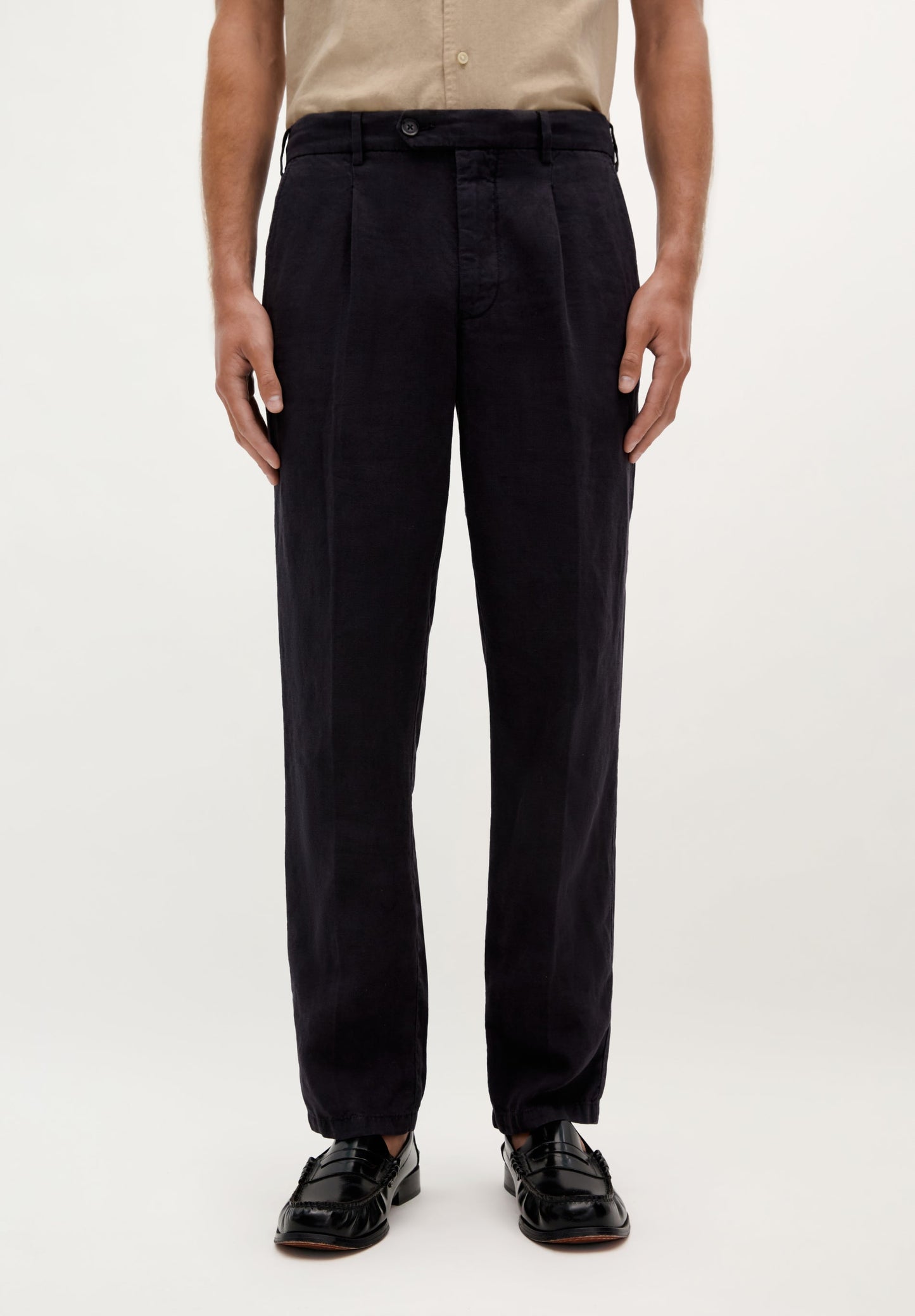 BUNDFALTENHOSE AUS LEINEN