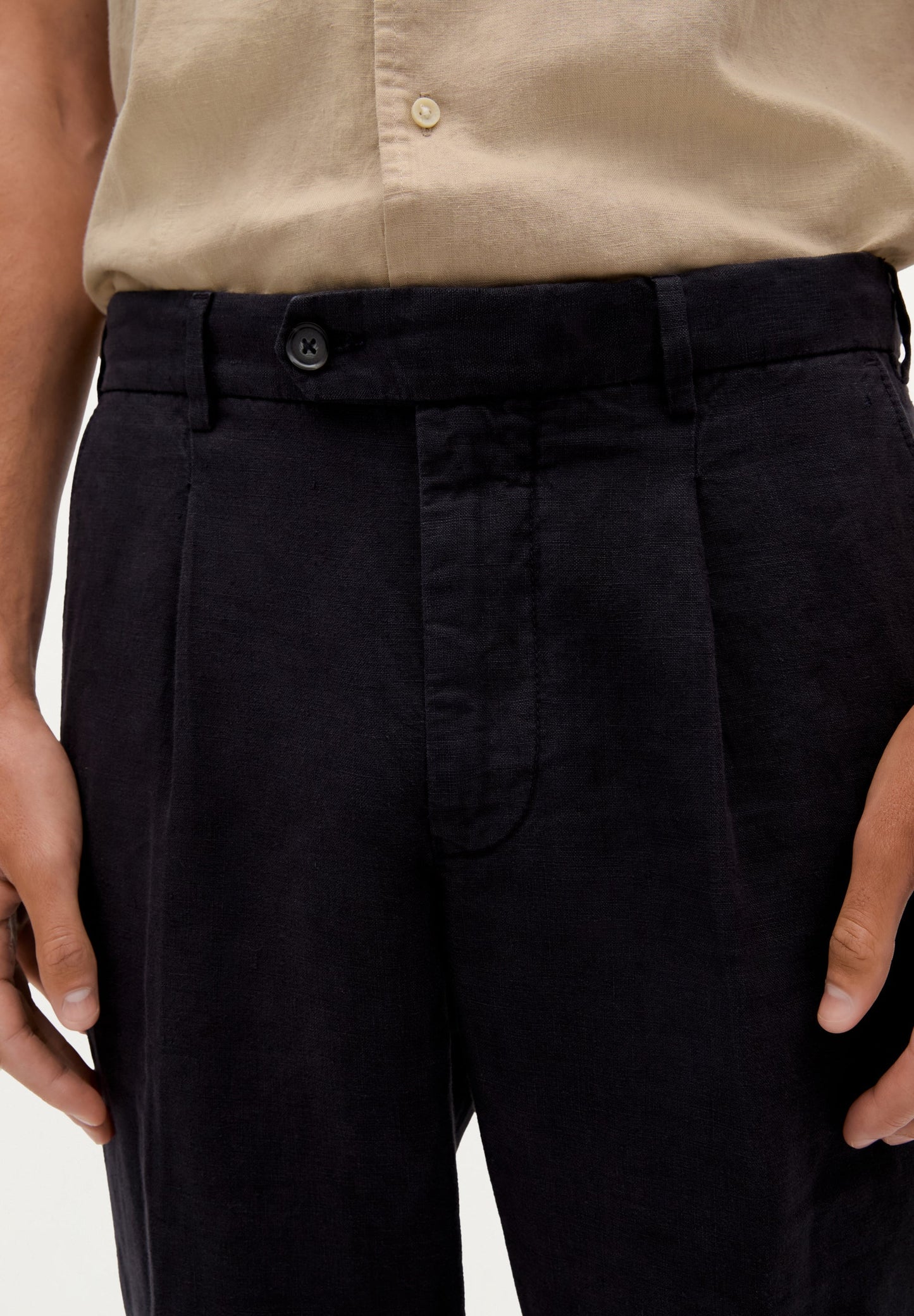 BUNDFALTENHOSE AUS LEINEN