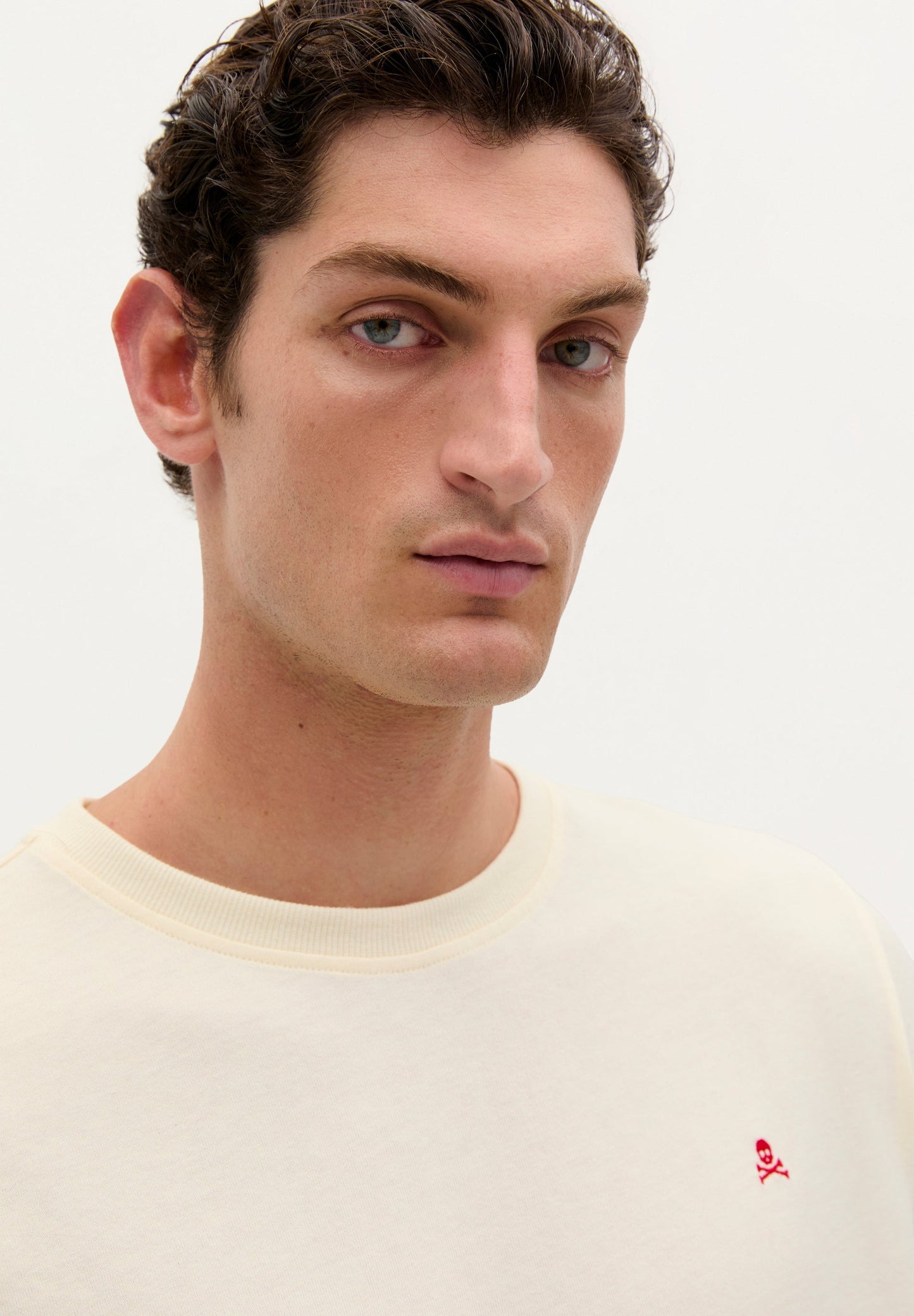 BASIC-SHIRT MIT TOTENKOPF