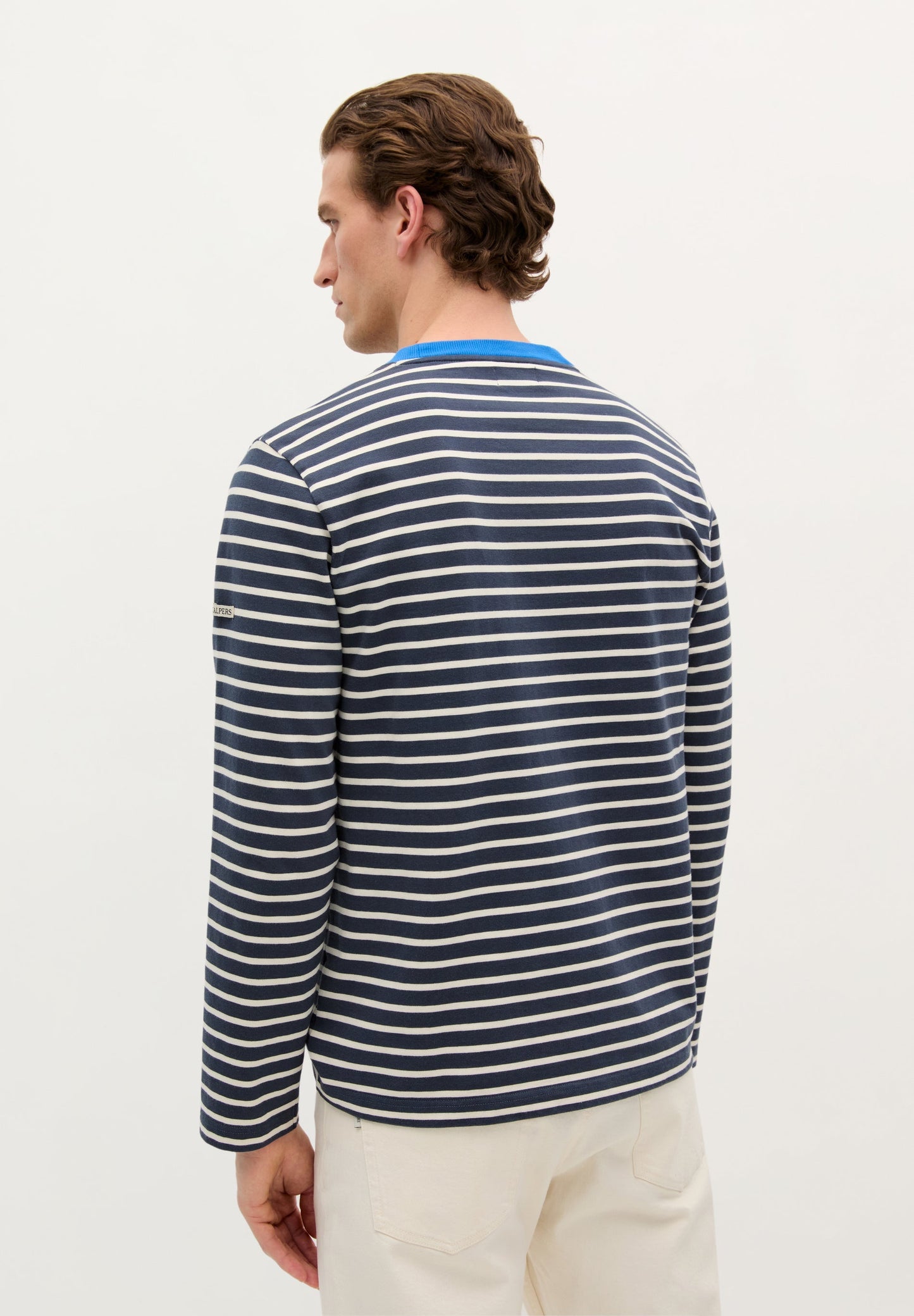 SHIRT MIT STREIFEN UND FARBLICH ABGESETZTEM AUSSCHNITT