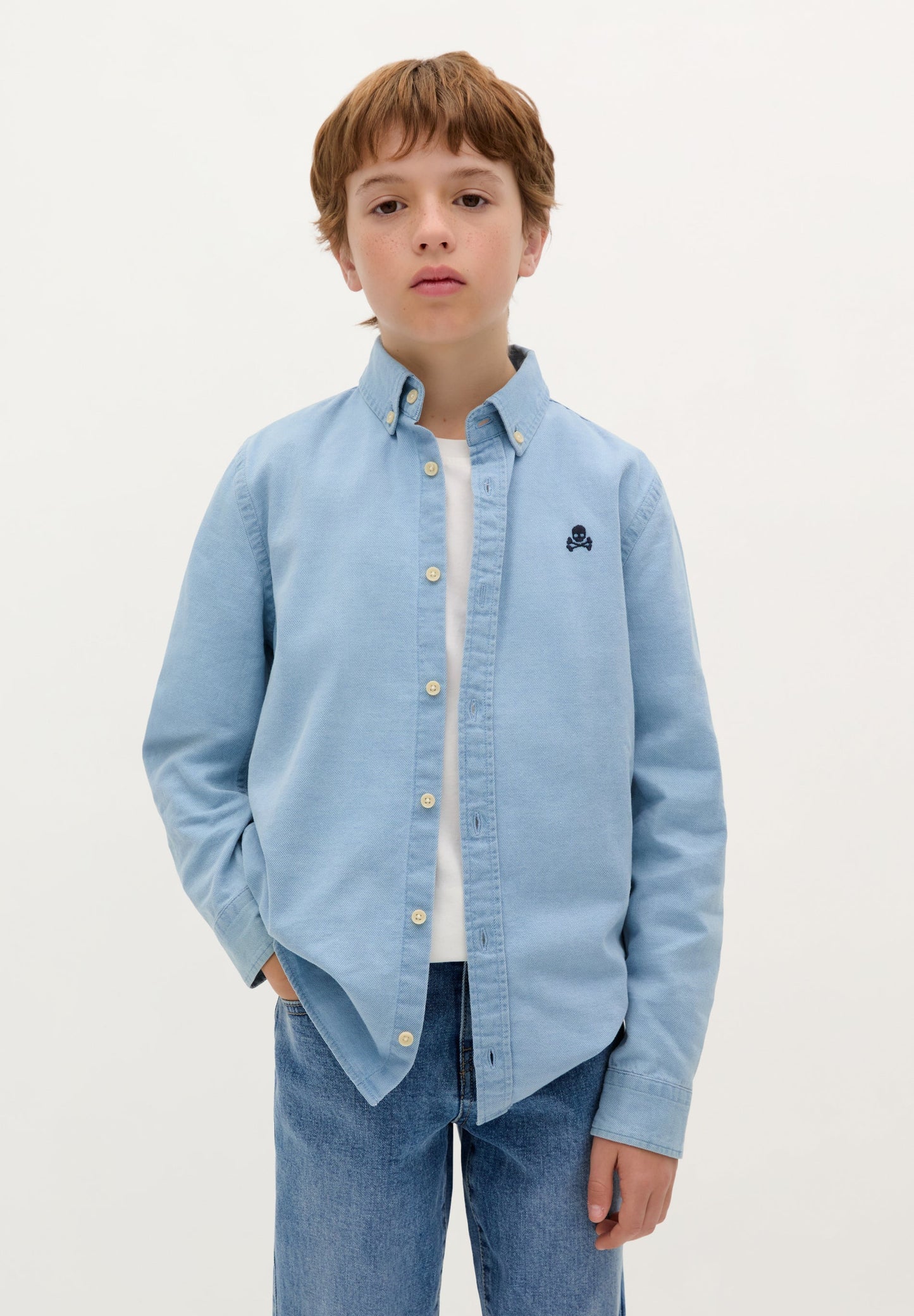 JEANSHEMD MIT BUTTON-DOWN-KRAGEN