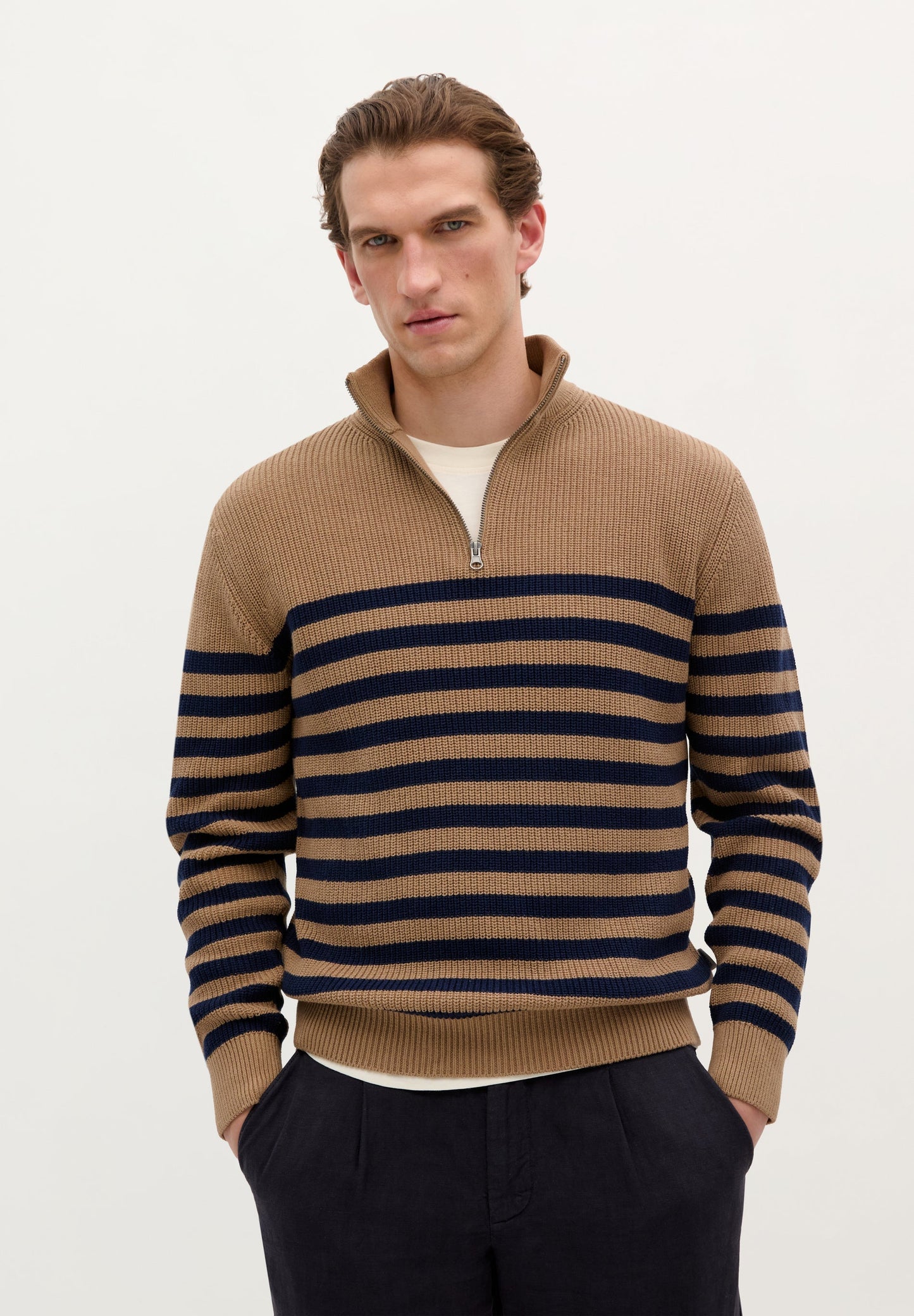 GESTREIFTER RIPPSTRICKPULLOVER MIT REISSVERSCHLUSS