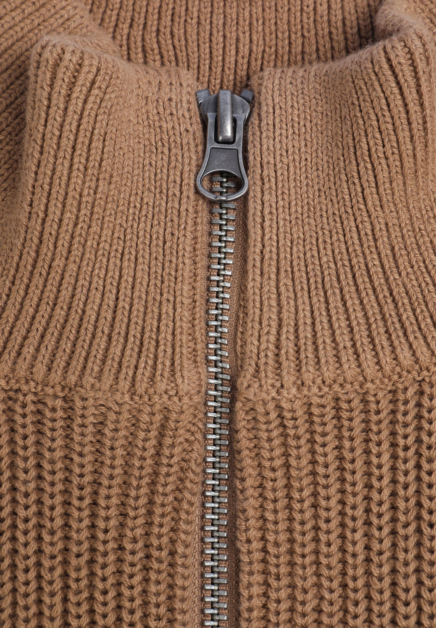 GESTREIFTER RIPPSTRICKPULLOVER MIT REISSVERSCHLUSS