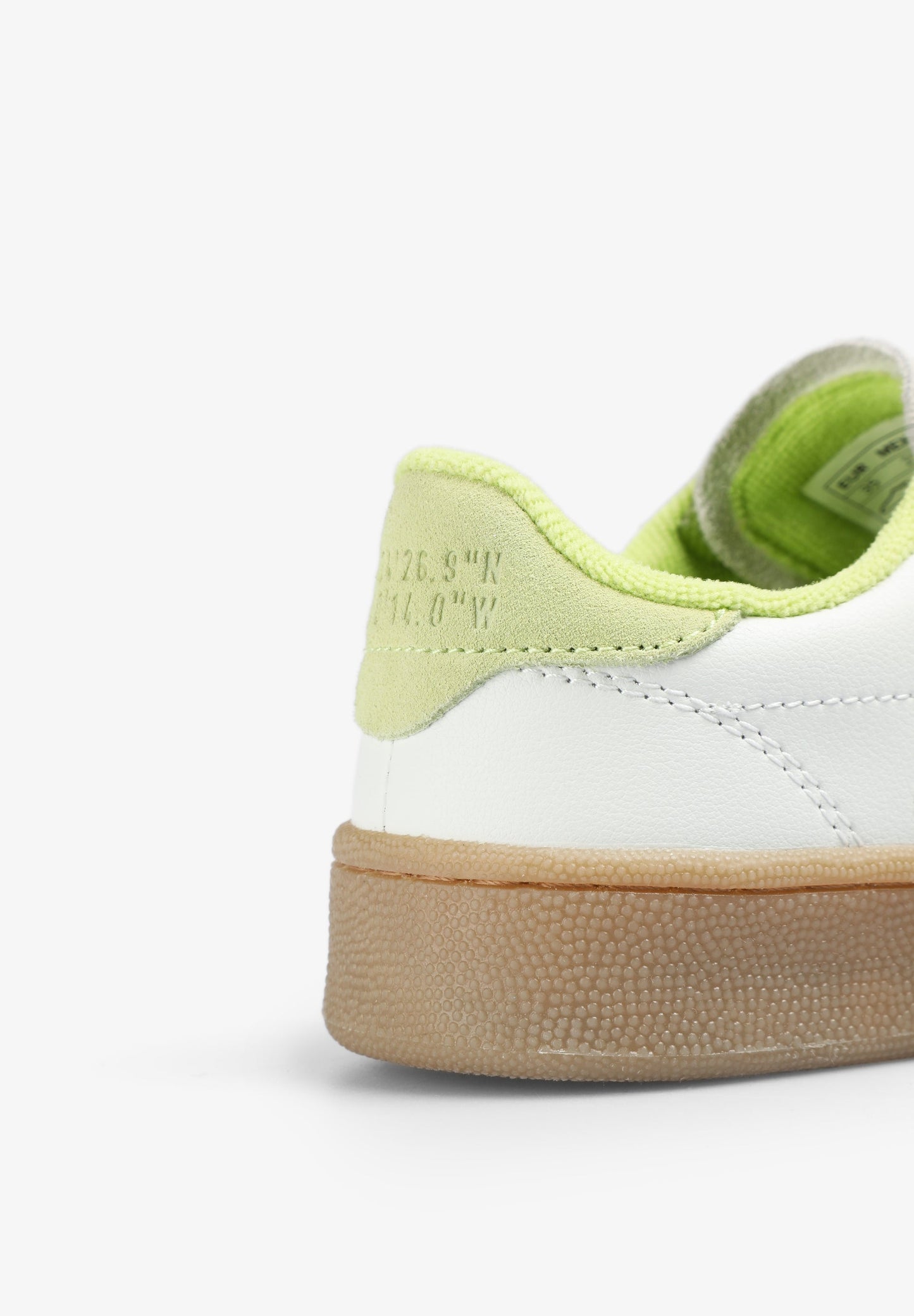 SNEAKER MIT TOTENKOPF UND SCHALENSOHLE