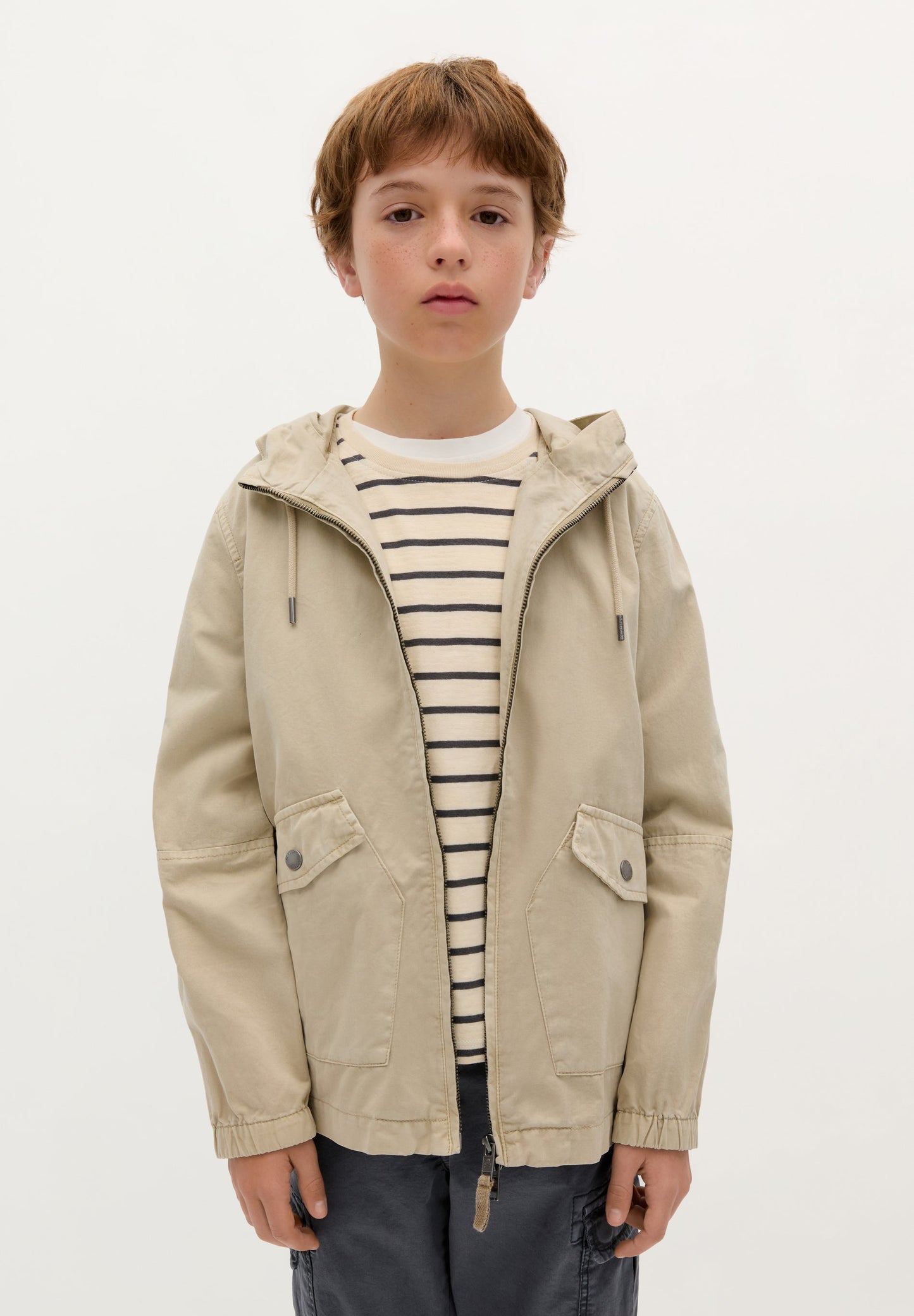 LEICHTER PARKA MIT KAPUZE