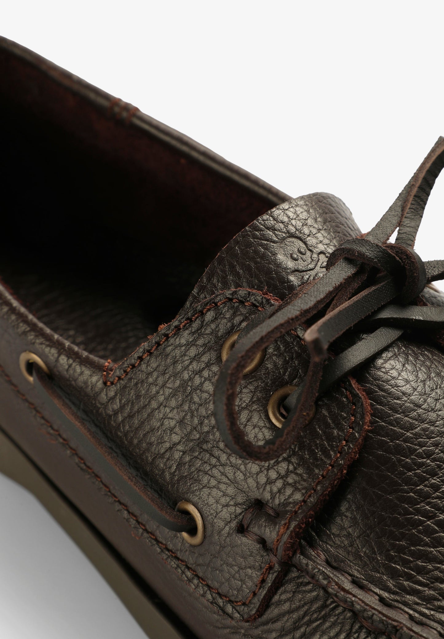 EINFARBIGE BOOTSSCHUHE AUS LEDER