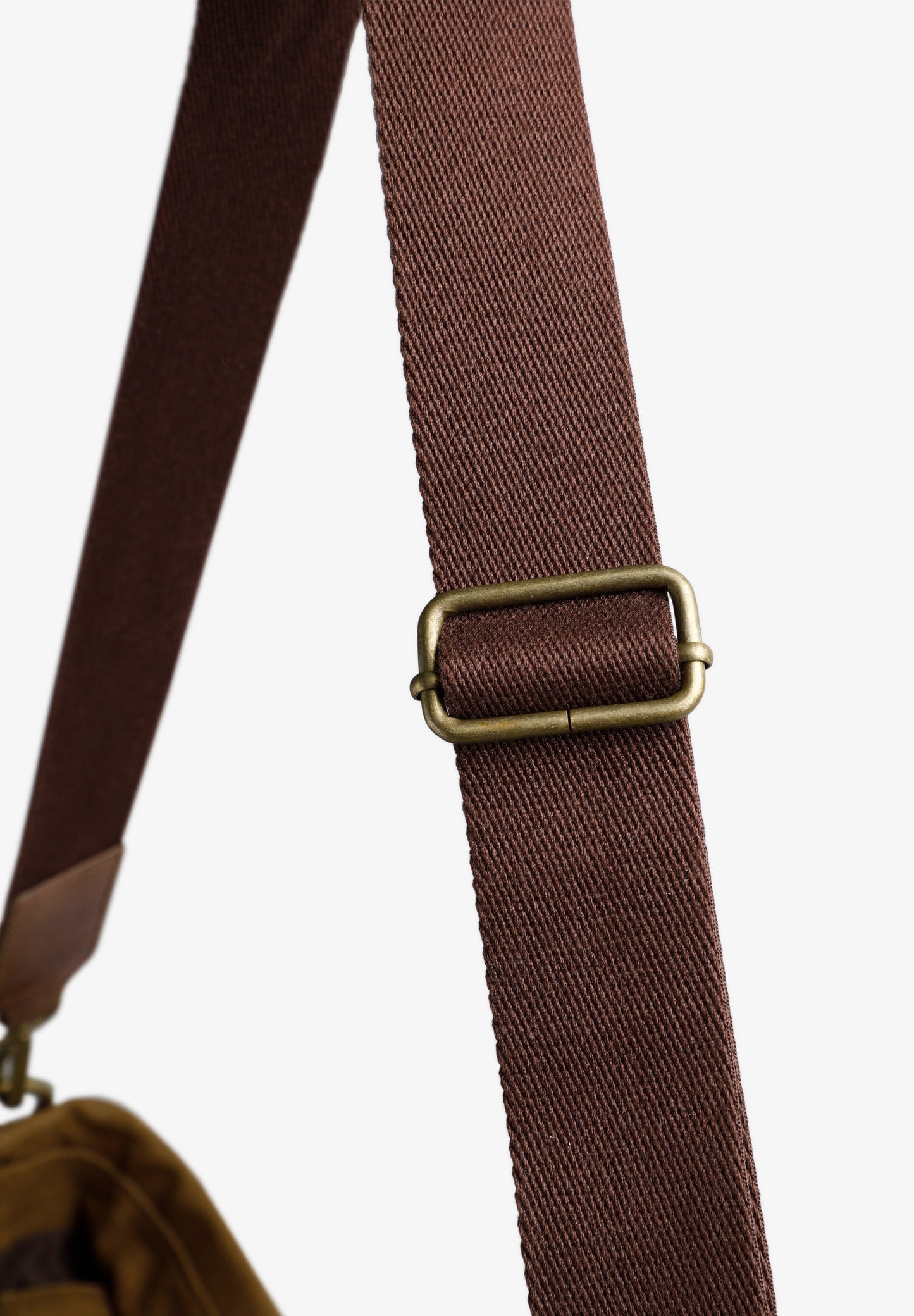 REISETASCHE MIT LEDERDETAILS