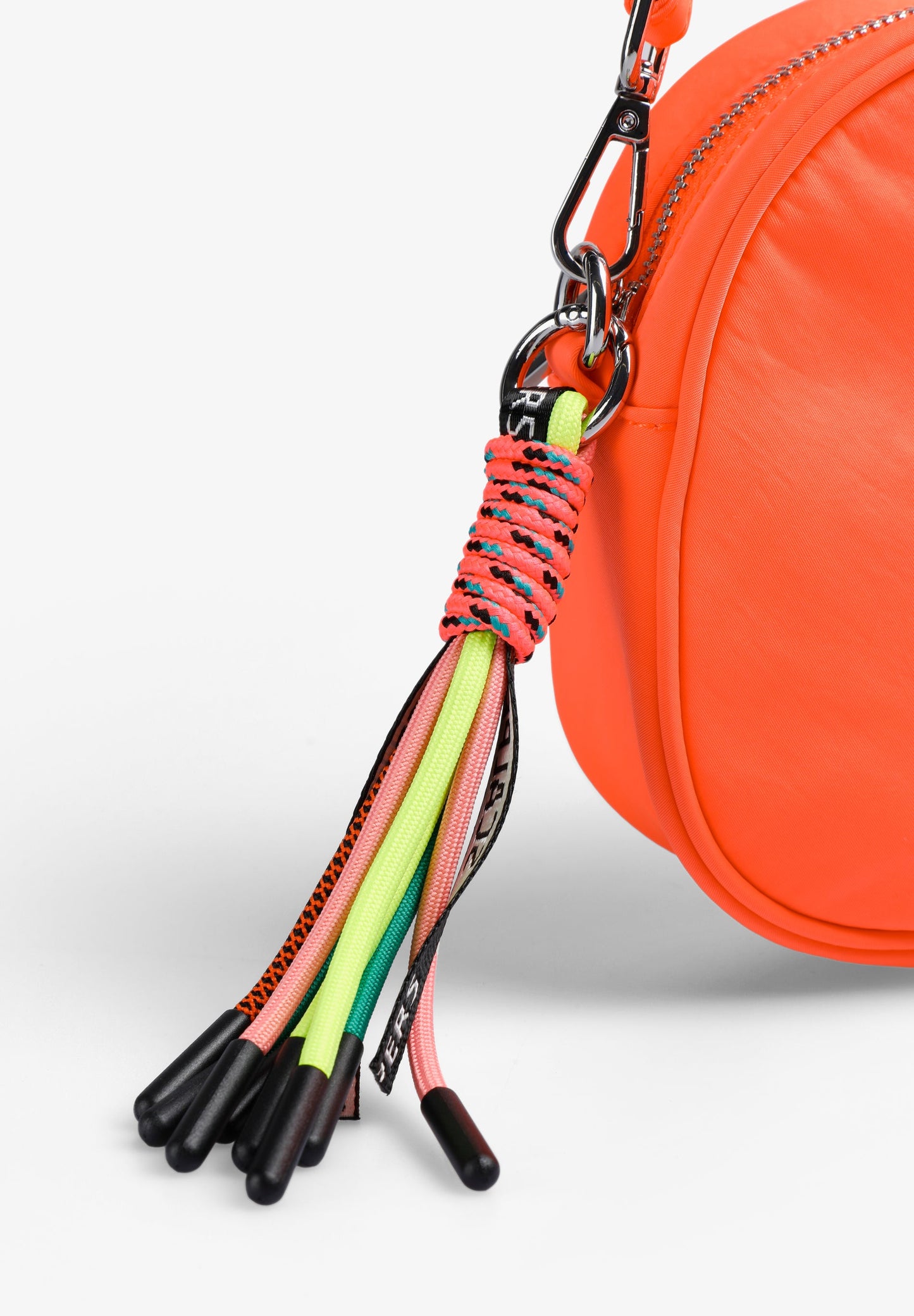 TASCHE MIT NEON-CHARM
