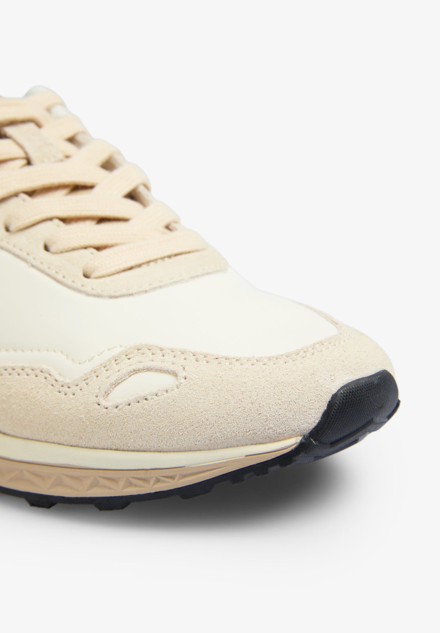 SNEAKER MIT SEITLICHEM TOTENKOPF