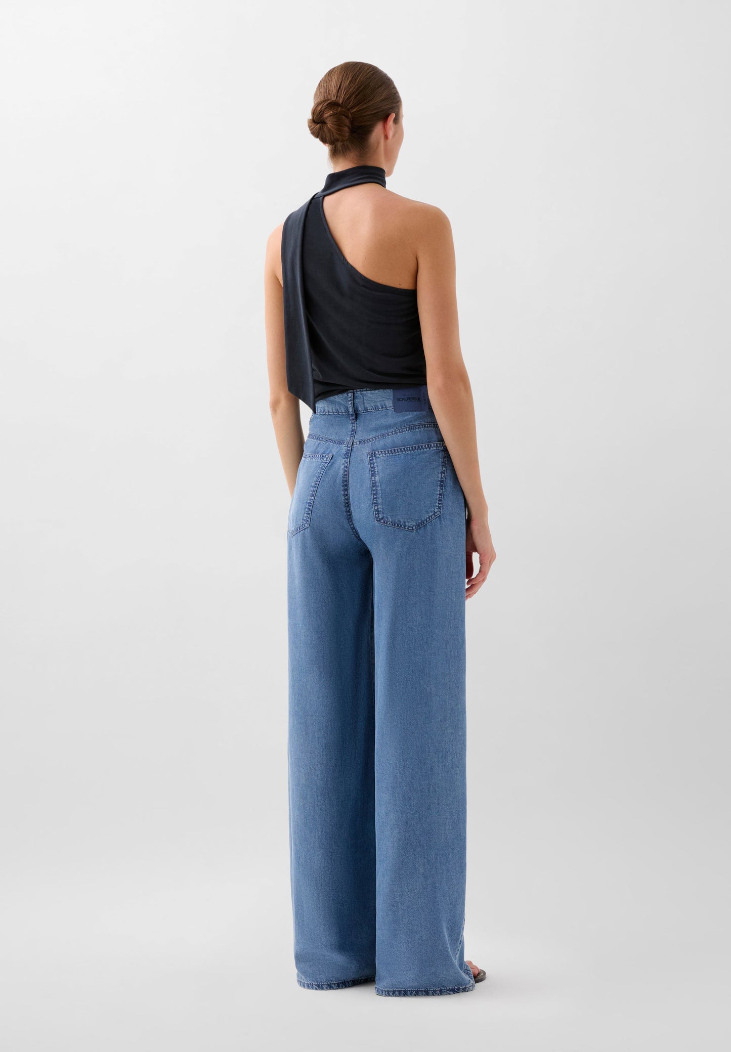 FLIESSENDE DENIMHOSE