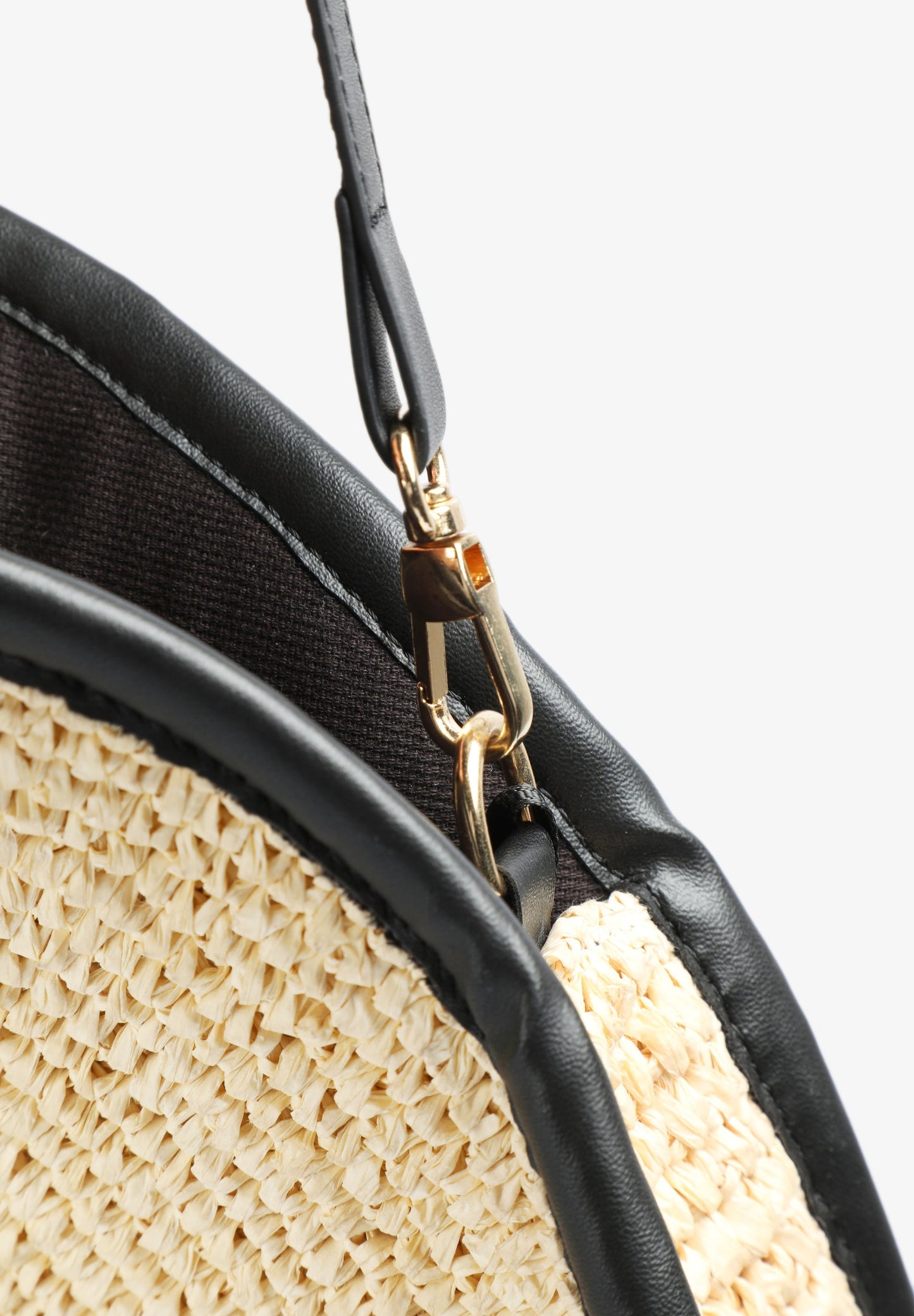 TASCHE AUS GEFLOCHTENEM RAPHIA