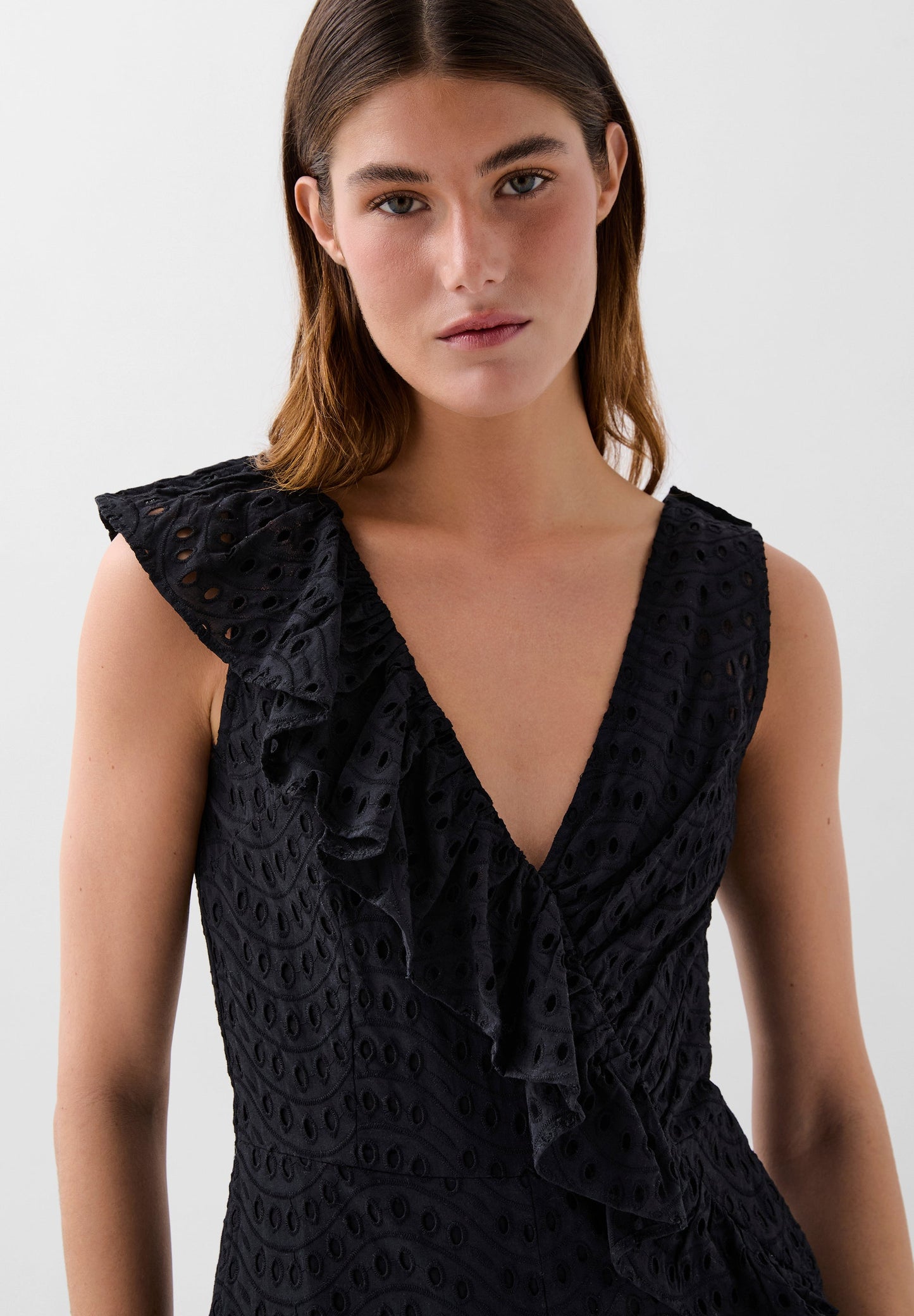 JUMPSUIT VOLANTS ASYMMETRISCHE STICKEREI