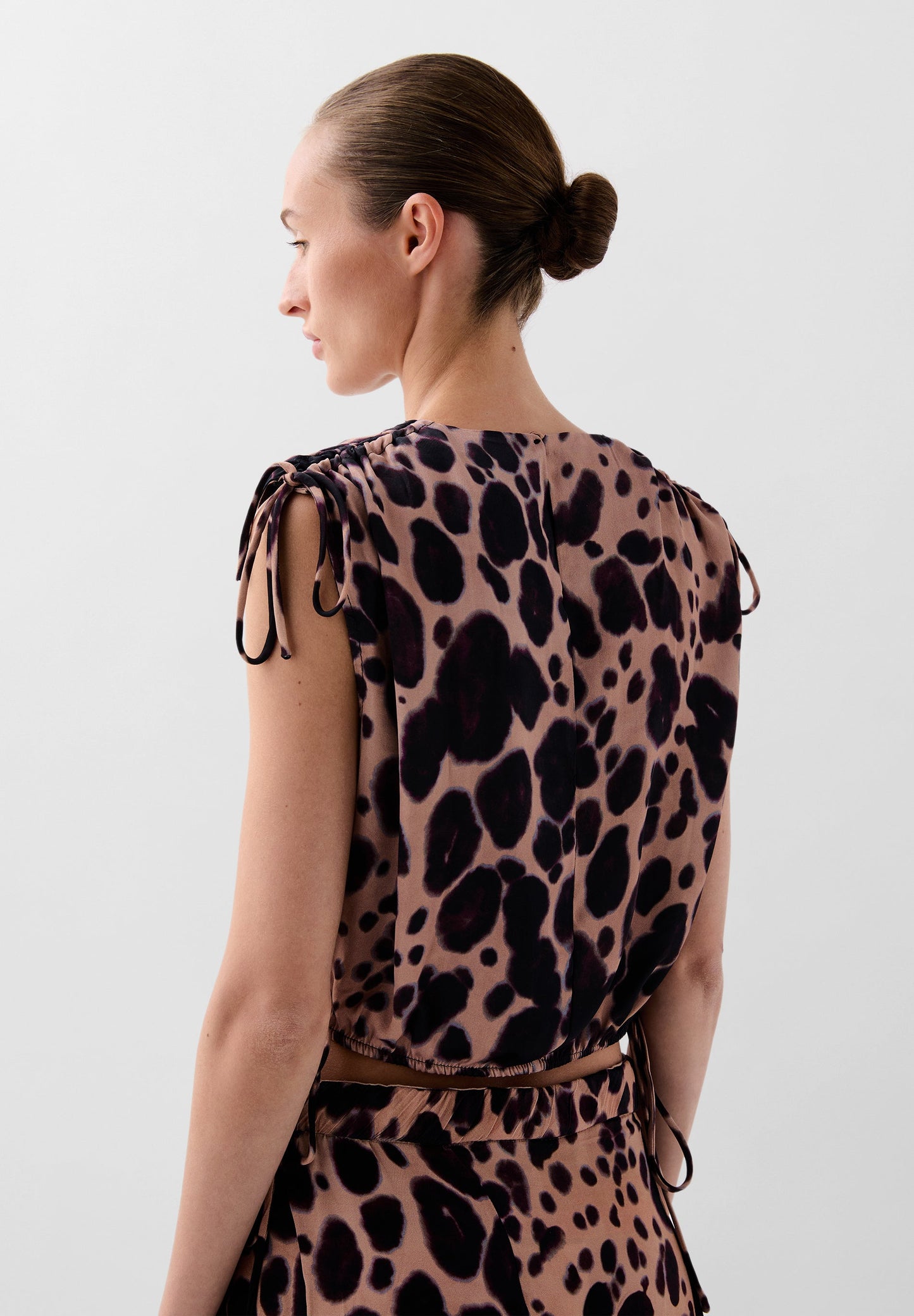 FLIESSENDES TOP MIT ANIMALPRINT