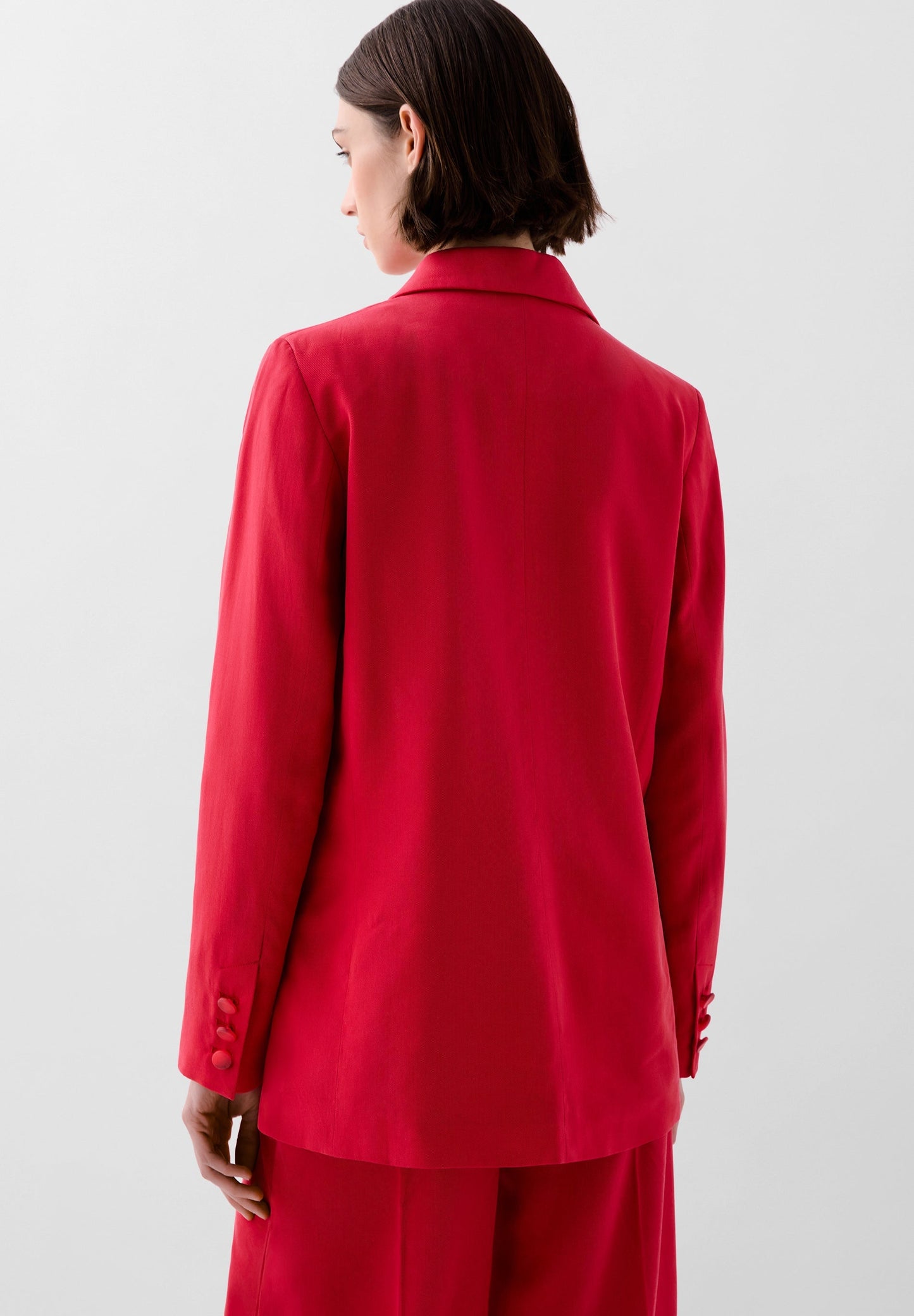DOBBELREIHIGER BLAZER IN FLIESSENDEM GEWEBE