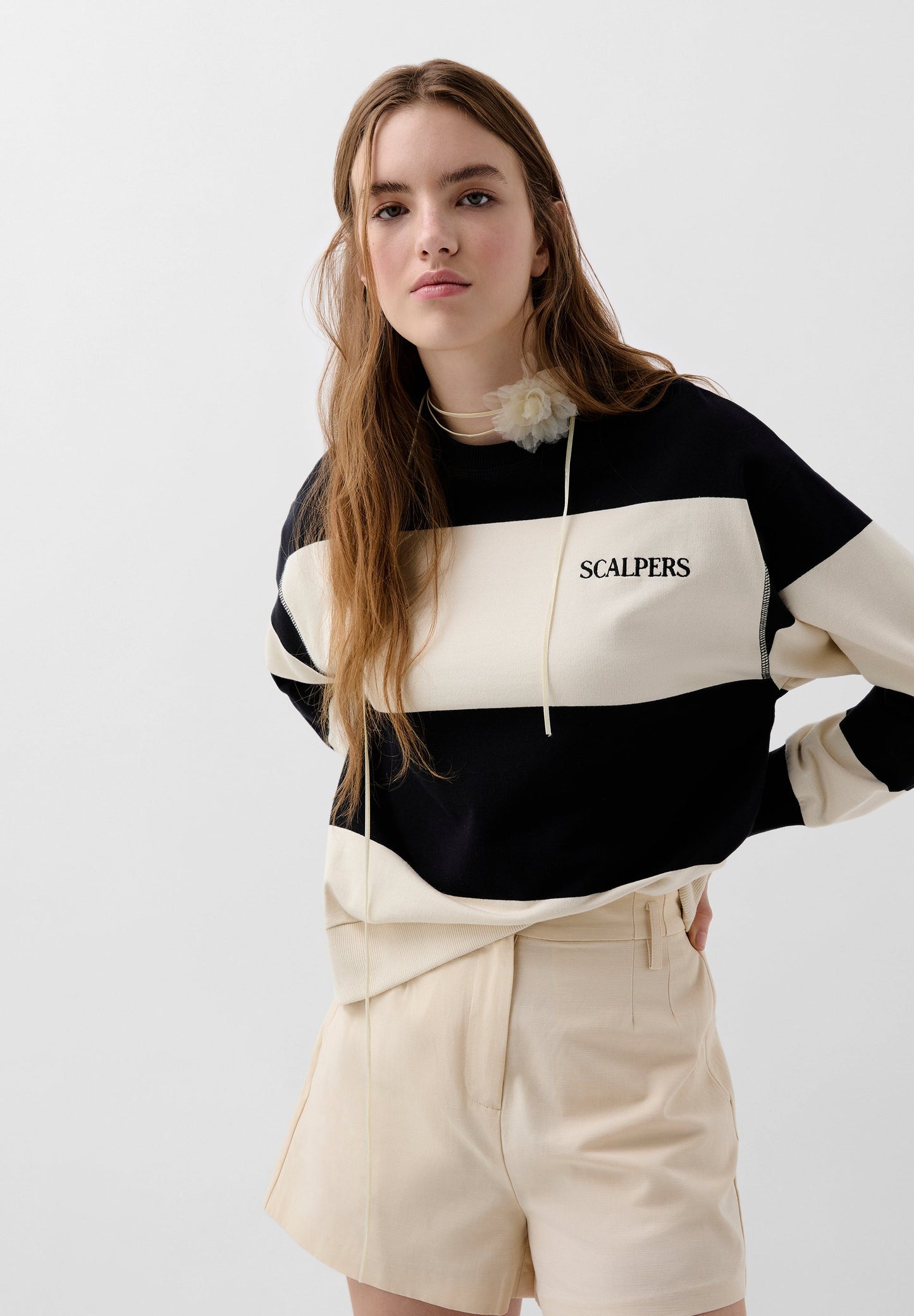 GESTREIFTES SWEATSHIRT MIT LOGO-STICKEREI