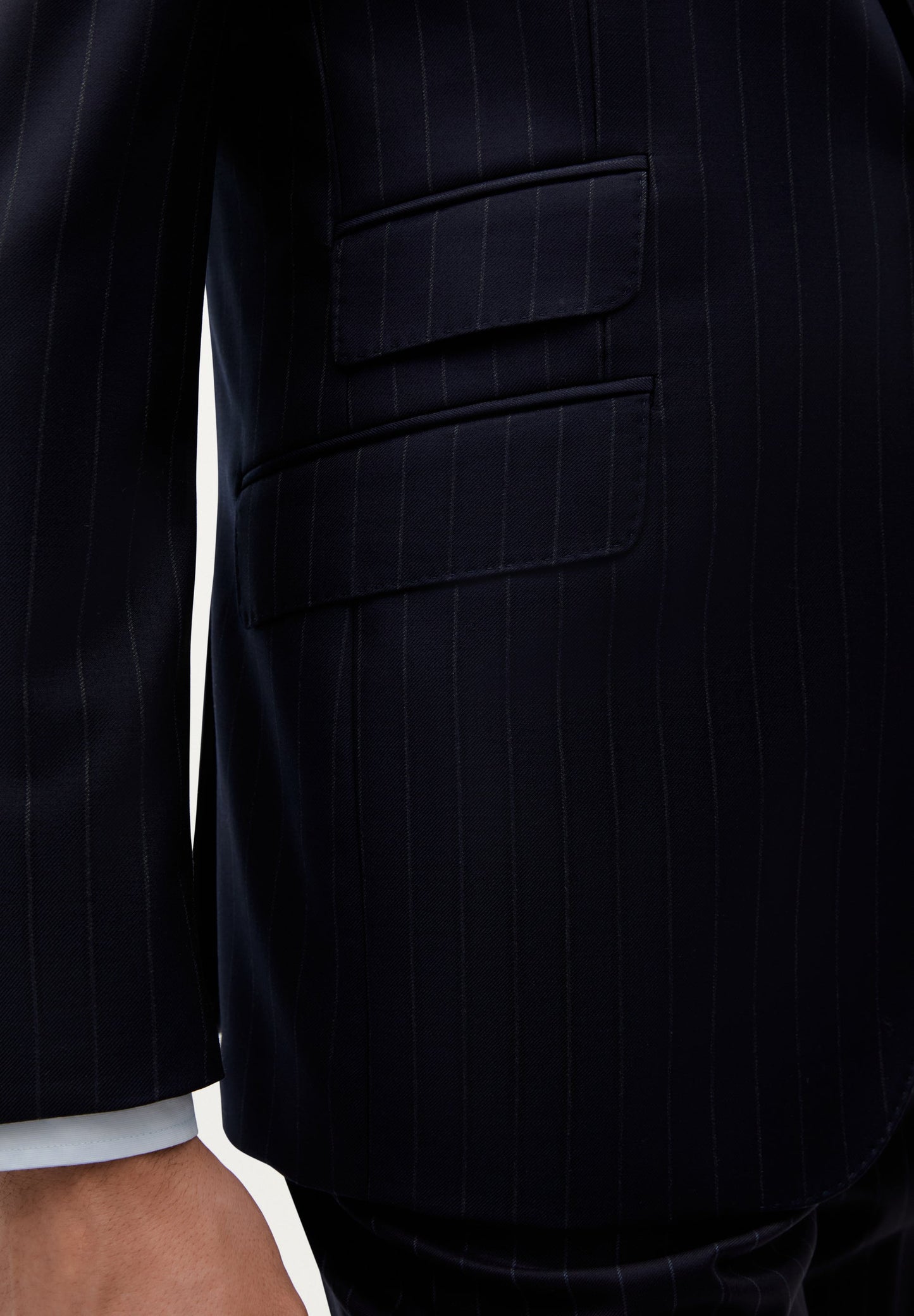 BLAZER AUS WOLLE MIT NADELSTREIFEN