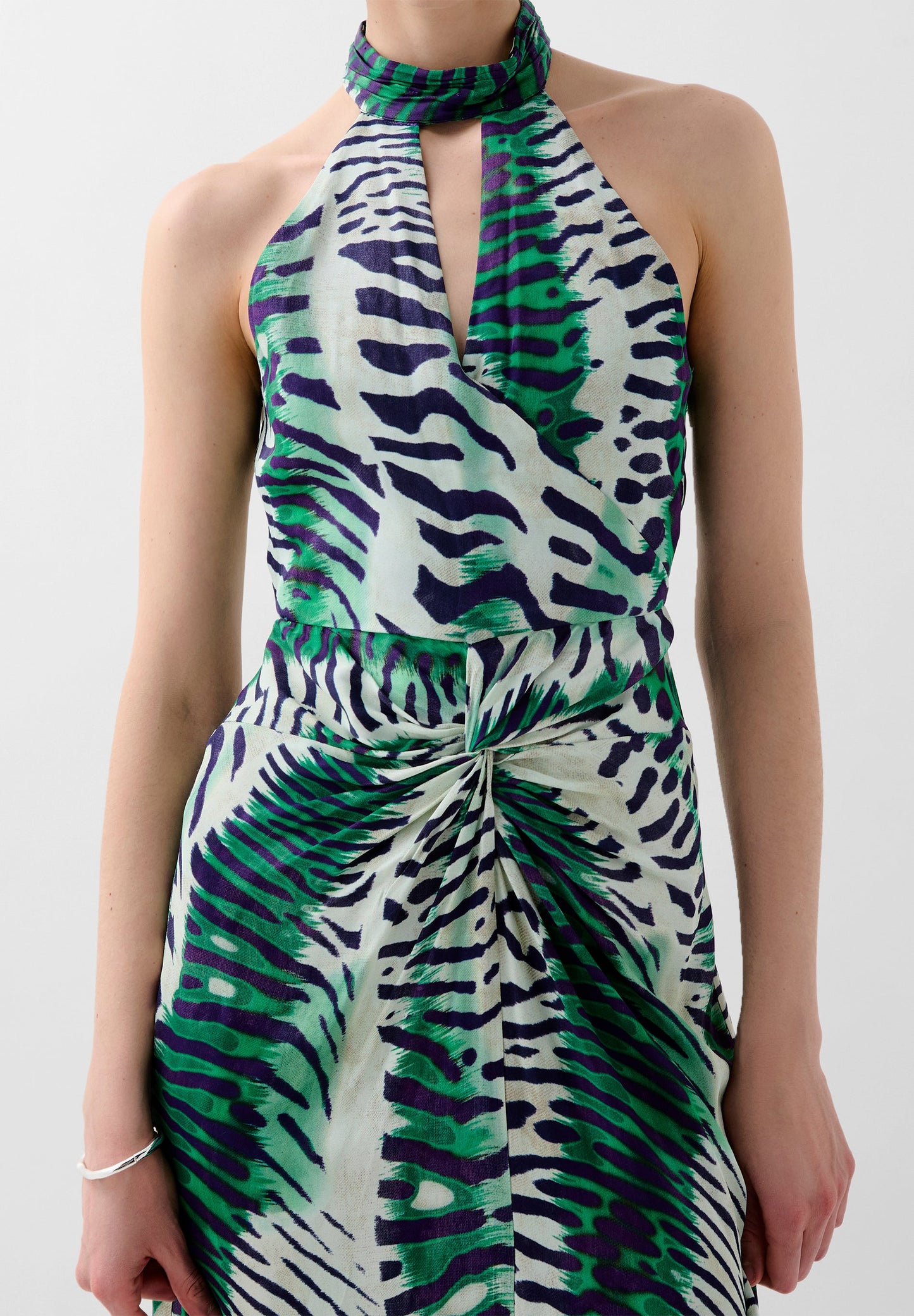DRAPIERTES MIDIKLEID MIT NECKHOLDER