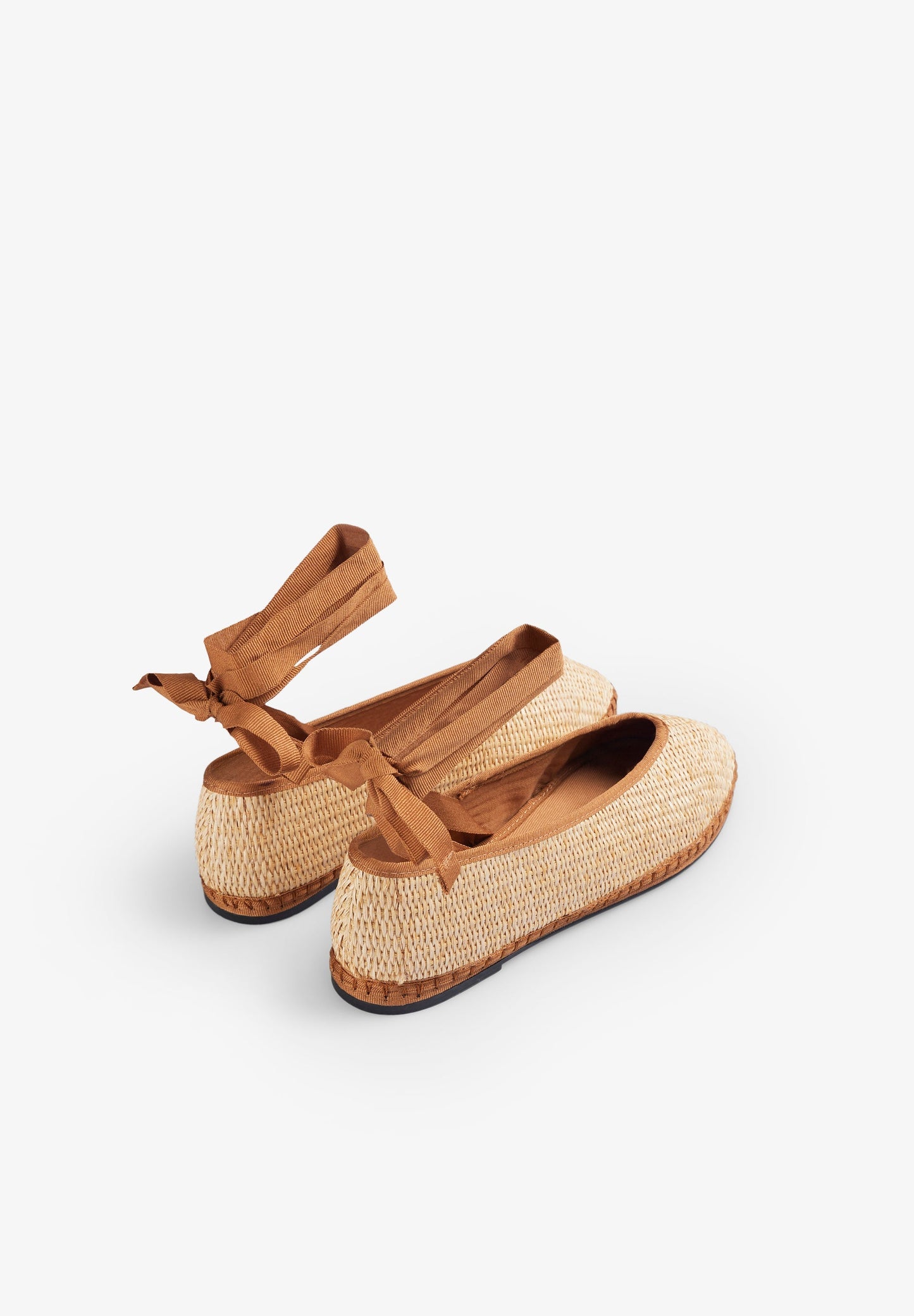 SLIPPER AUS RAPHIA MIT SCHLEIFE
