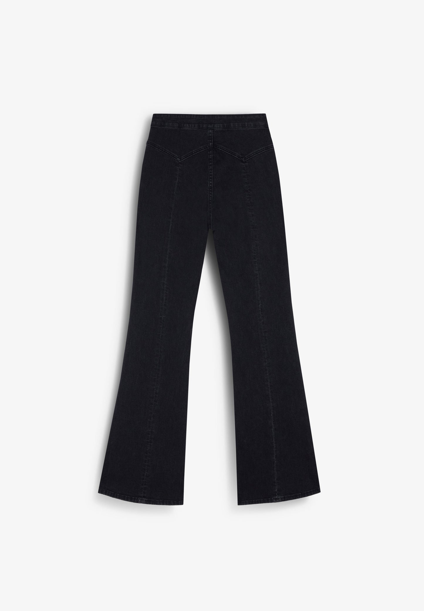JEANS IM BOOTCUT MIT KNÖPFEN