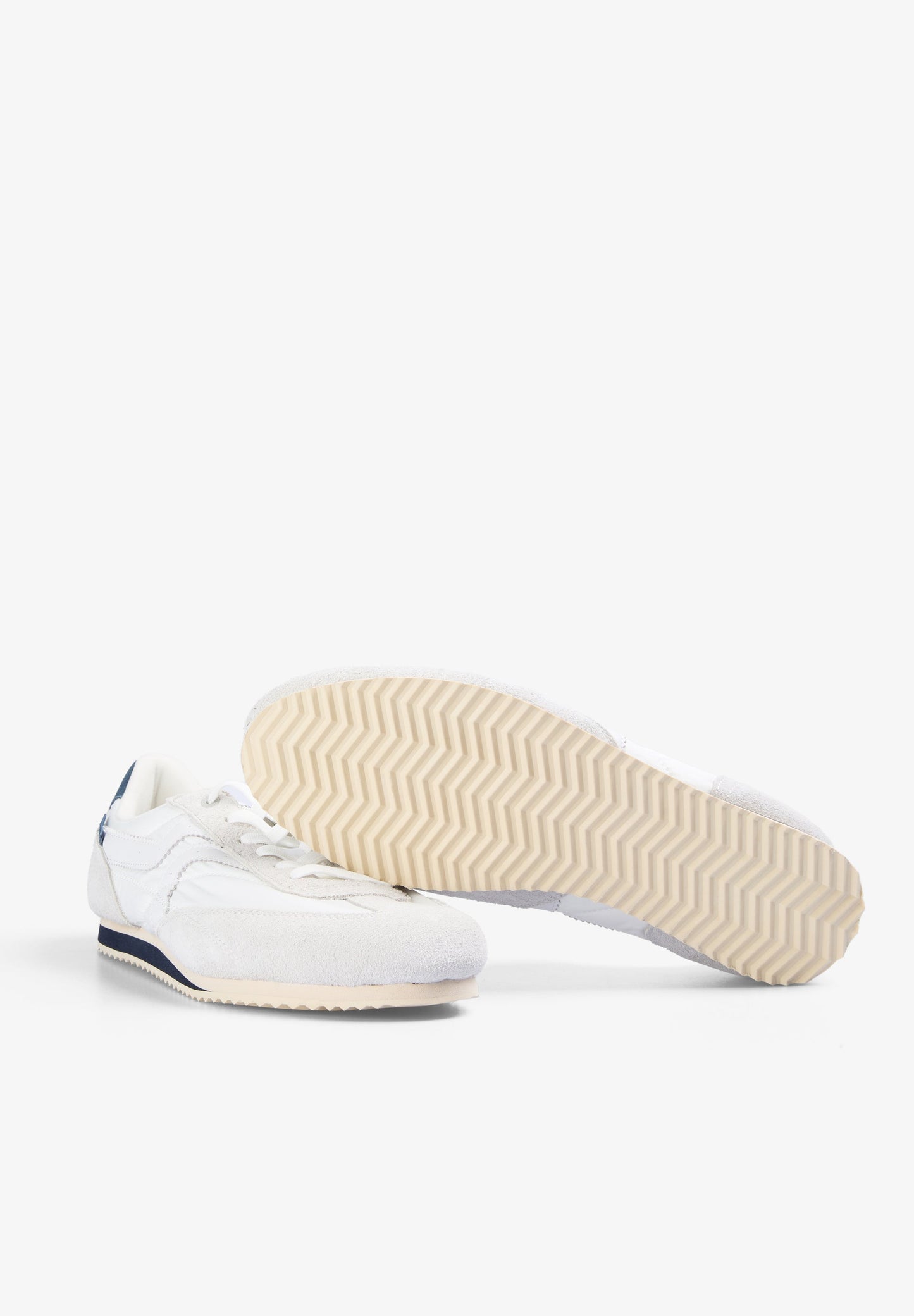 SNEAKER IM RETRO-STIL