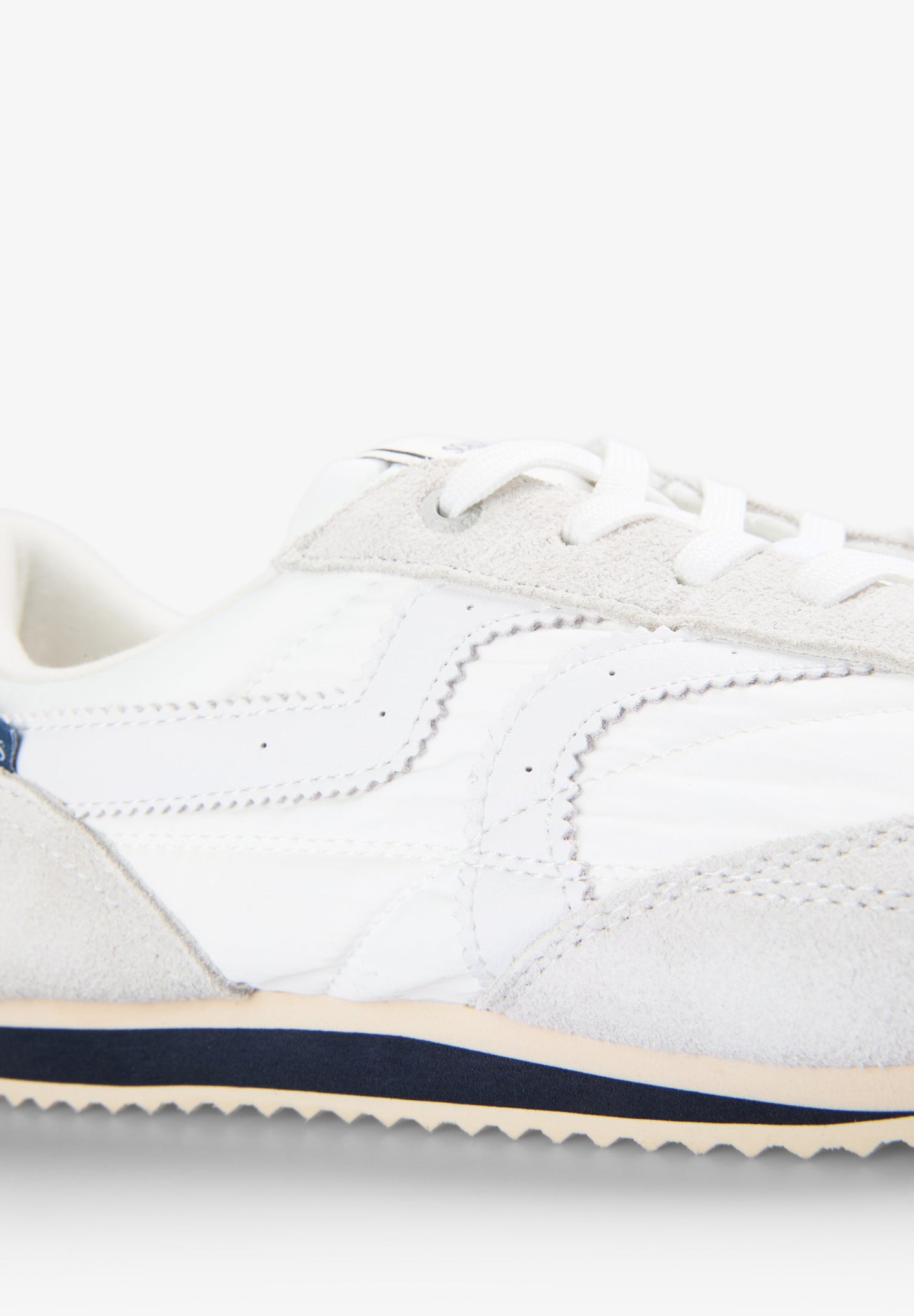 SNEAKER IM RETRO-STIL