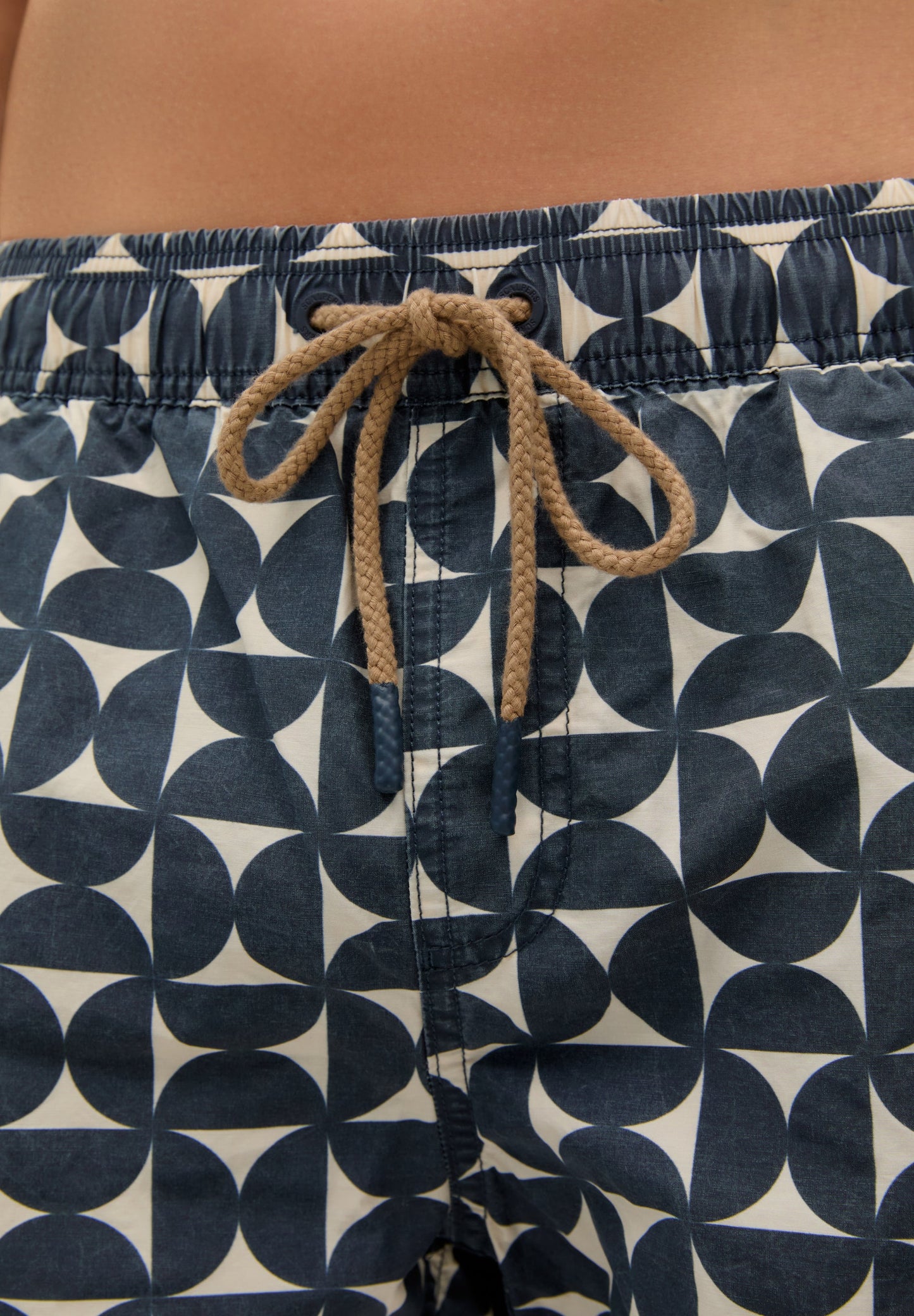 BADESHORTS GEOMETRISCHER PRINT