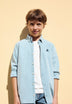 JEANSHEMD MIT BUTTON-DOWN-KRAGEN