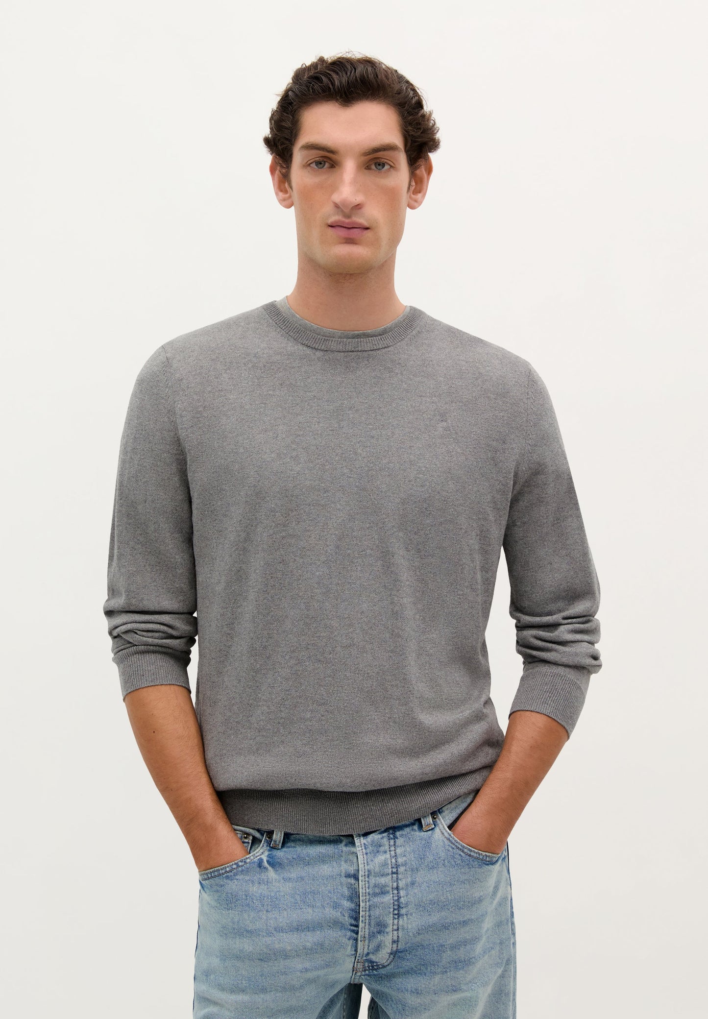 PULLOVER MIT RUNDAUSSCHNITT UND TOTENKOPF