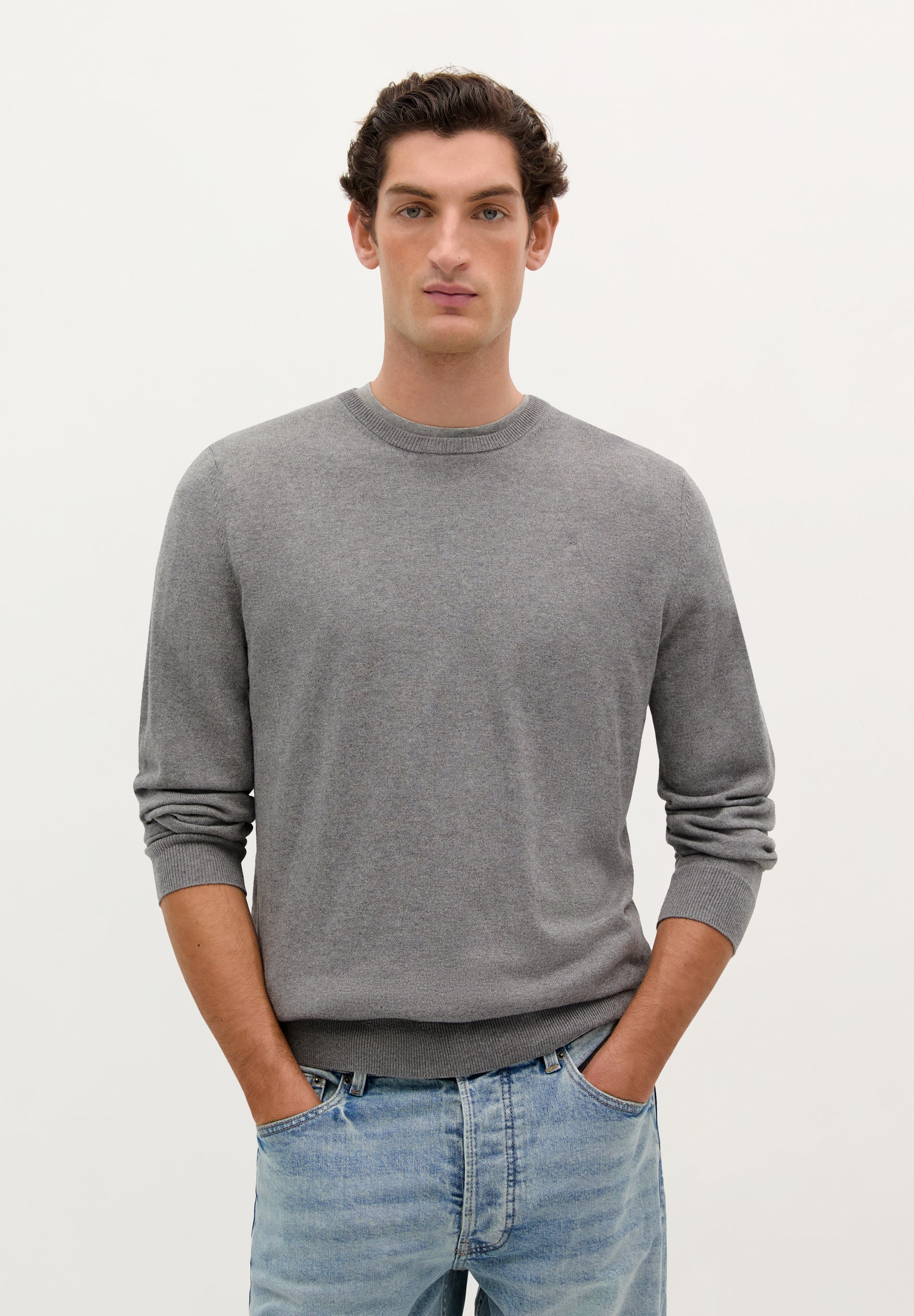 PULLOVER MIT RUNDAUSSCHNITT UND TOTENKOPF
