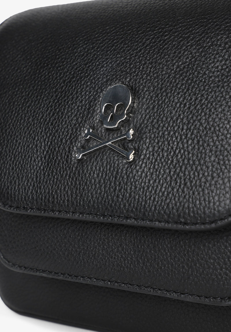 LEDERTASCHE MIT METALL-TOTENKOPF