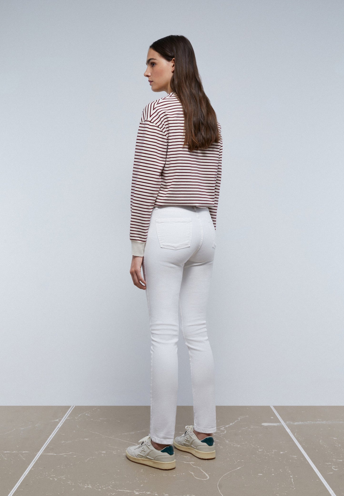 SKINNY-JEANS MIT KNÖPFEN