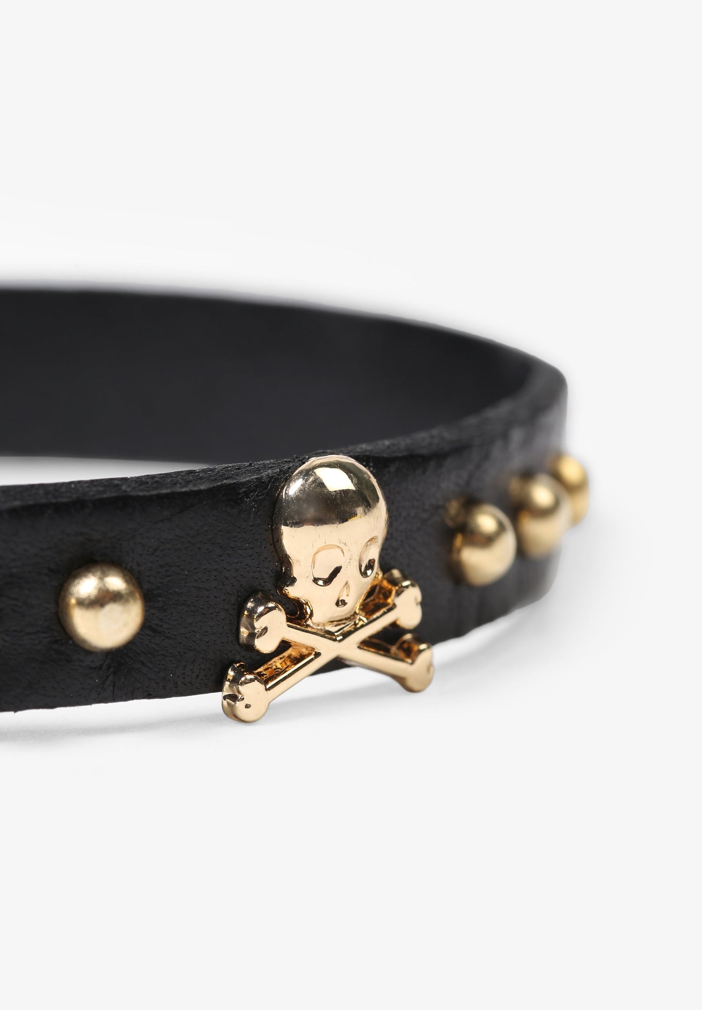 ARMBAND MIT TOTENKOPF UND NIETEN