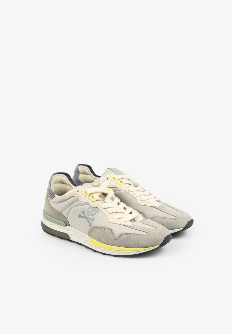 SNEAKER MIT WILDLEDERDETAIL VORNE