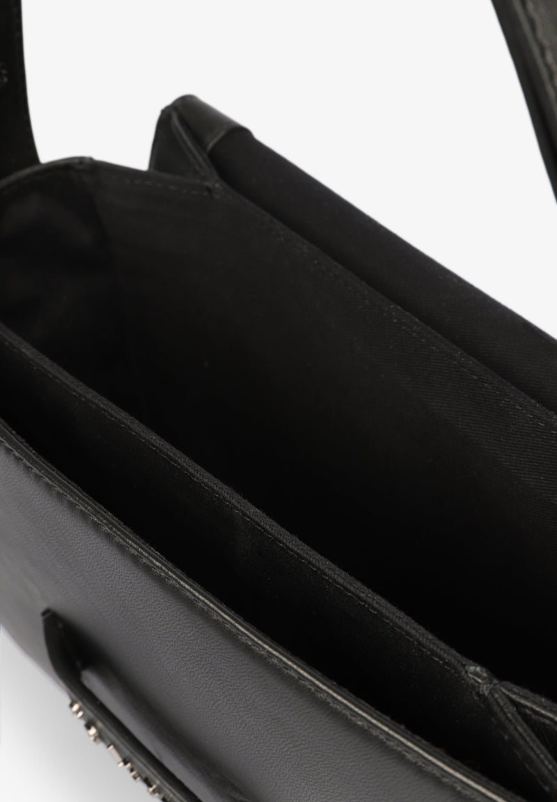 LEDERTASCHE MIT MODISCHEM VERSCHLUSS