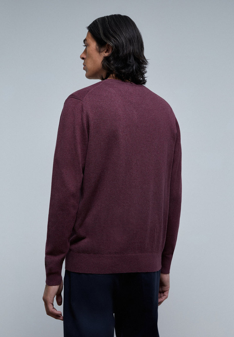 PULLOVER MIT V-AUSSCHNITT UND TOTENKOPF