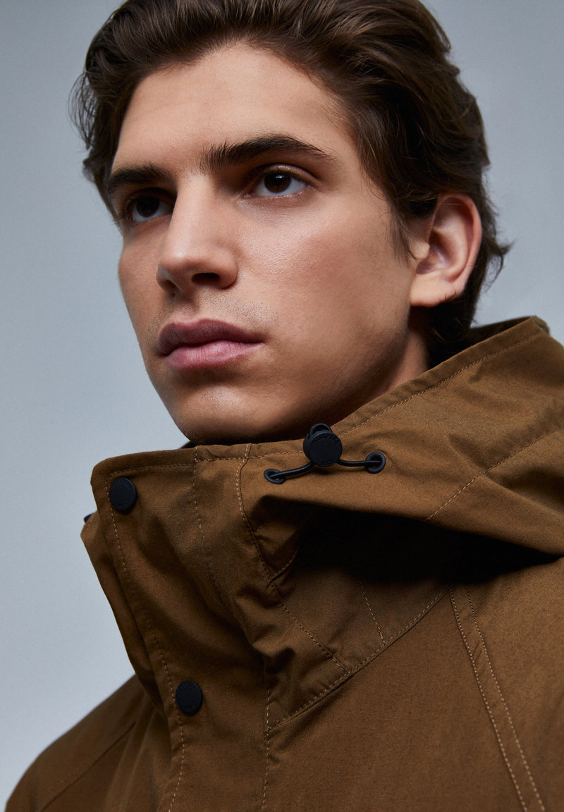 LEICHTER PREMIUM-PARKA MIT TASCHE