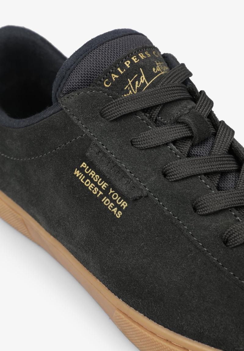 NIEDRIGE SNEAKER AUS WILDLEDER