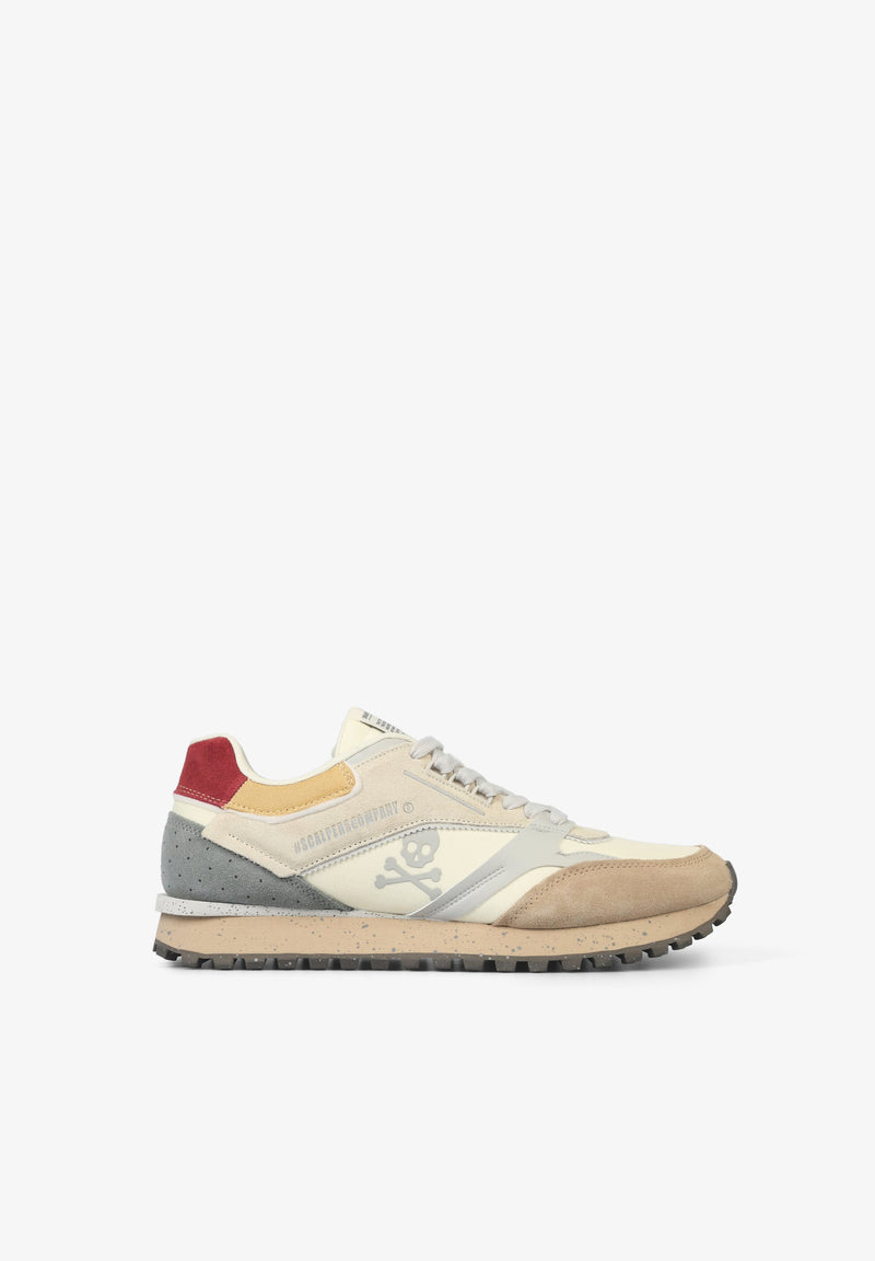 SNEAKER AUS VERSCHIEDENEN MATERIALIEN