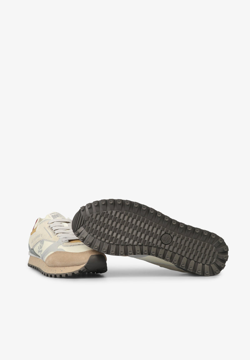 SNEAKER AUS VERSCHIEDENEN MATERIALIEN