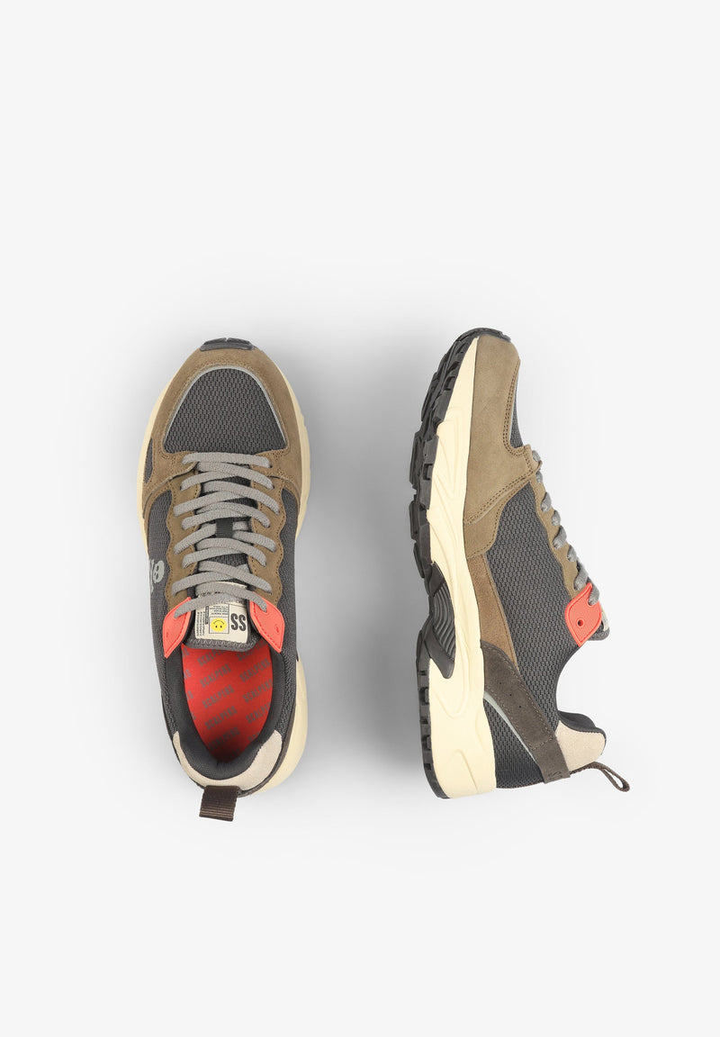 LEICHTE SNEAKER MIT MODISCHER SOHLE